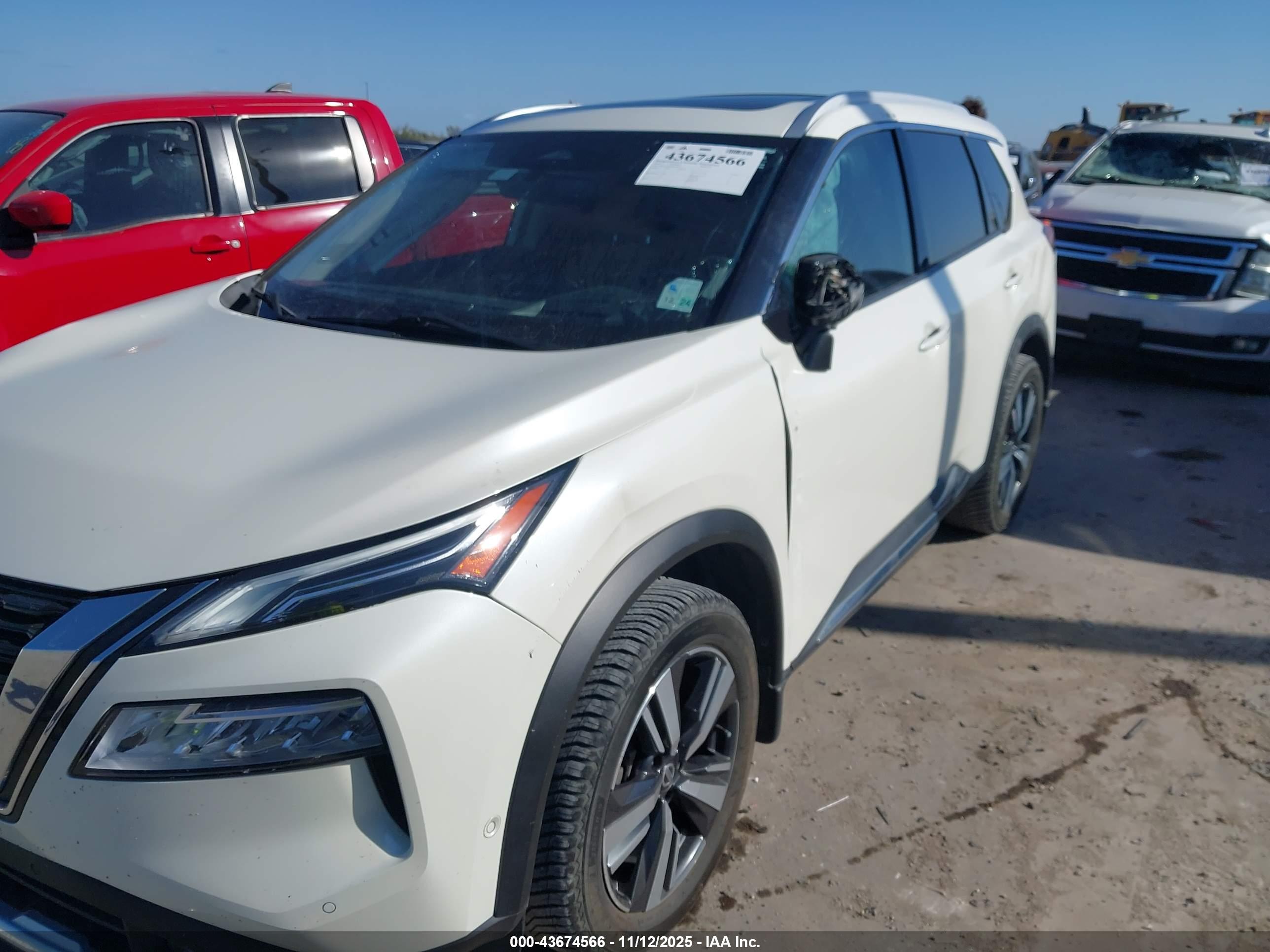 NISSAN ROGUE image 6