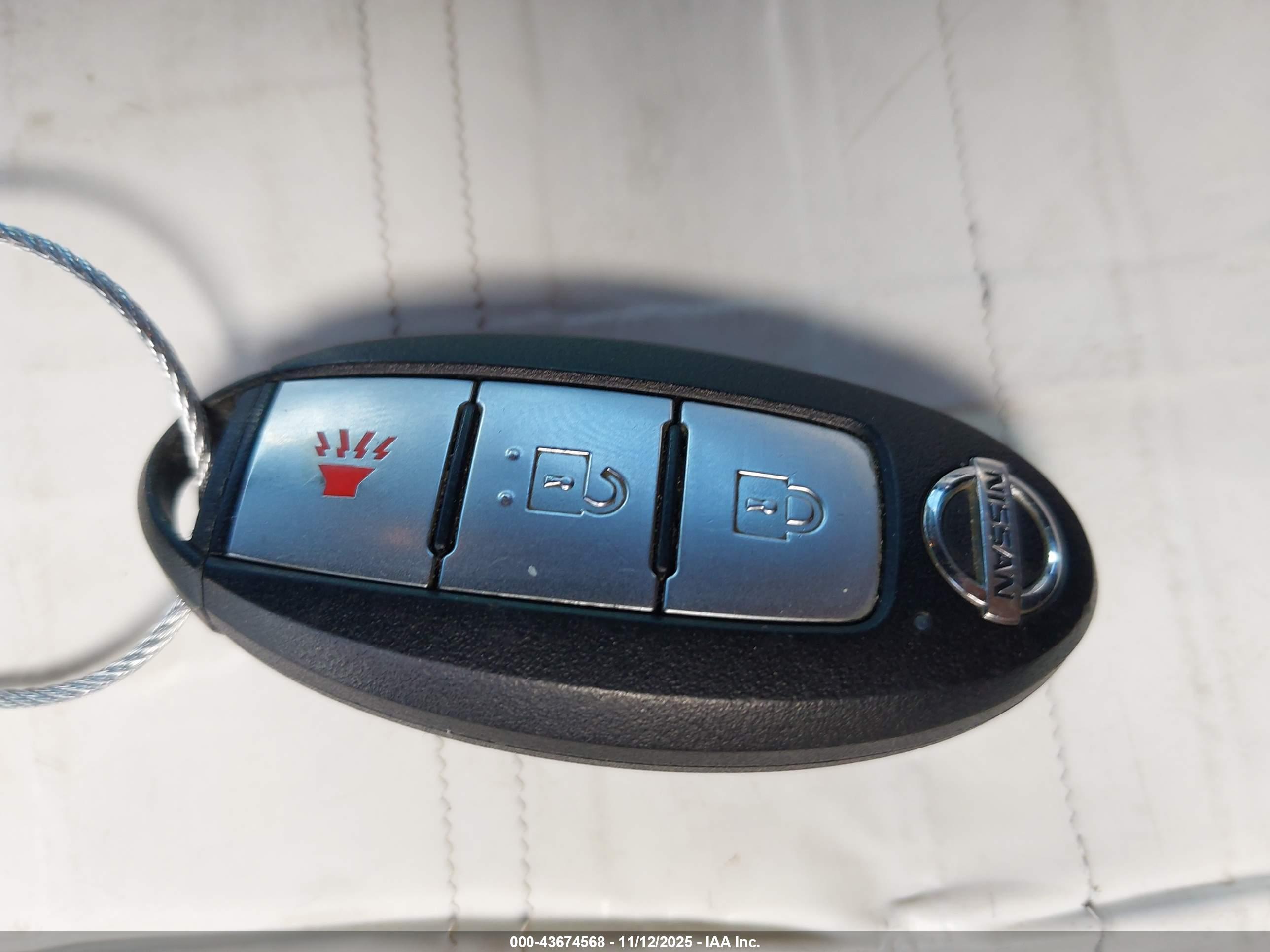 NISSAN TITAN image 11