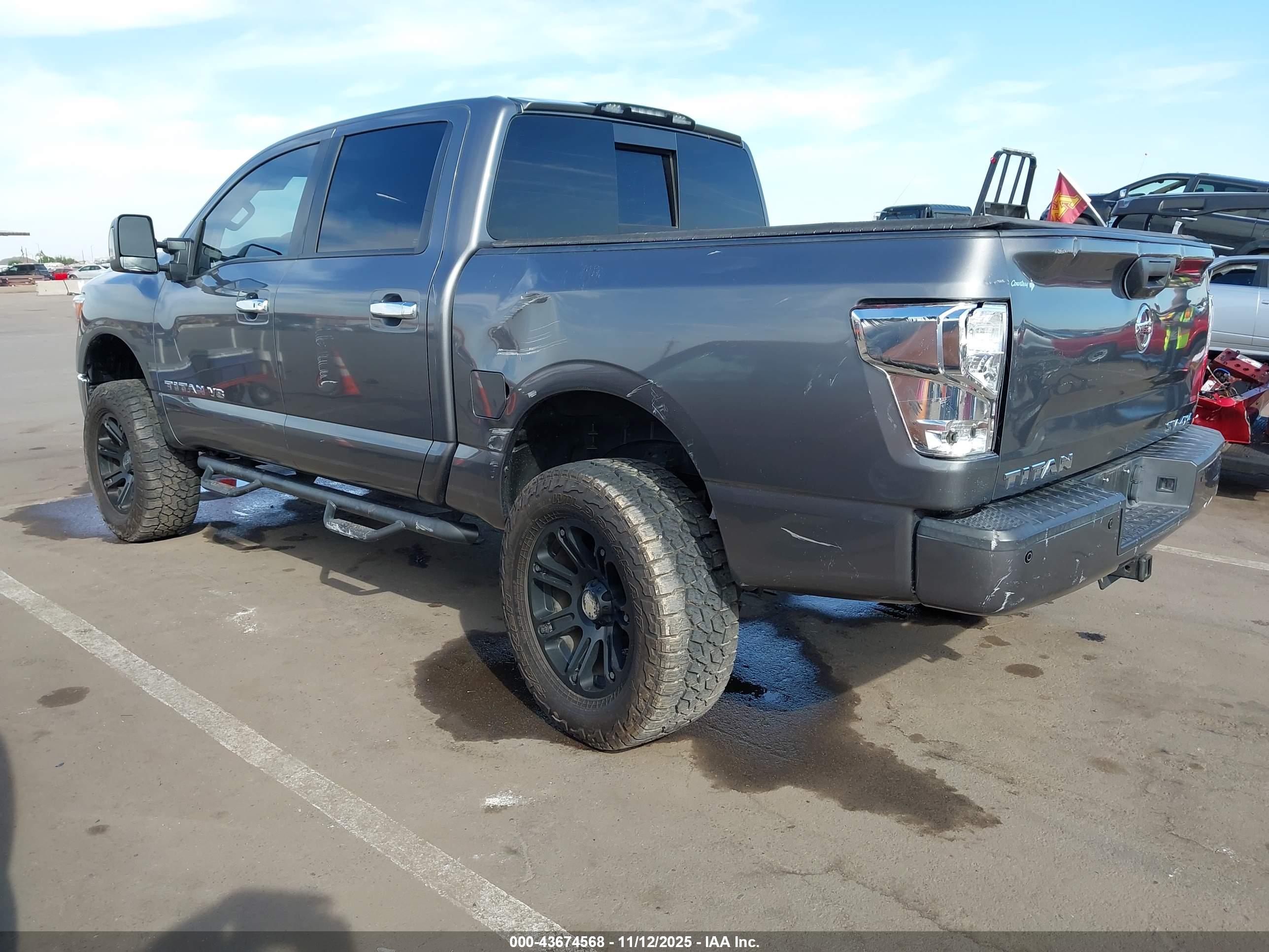 NISSAN TITAN image 3