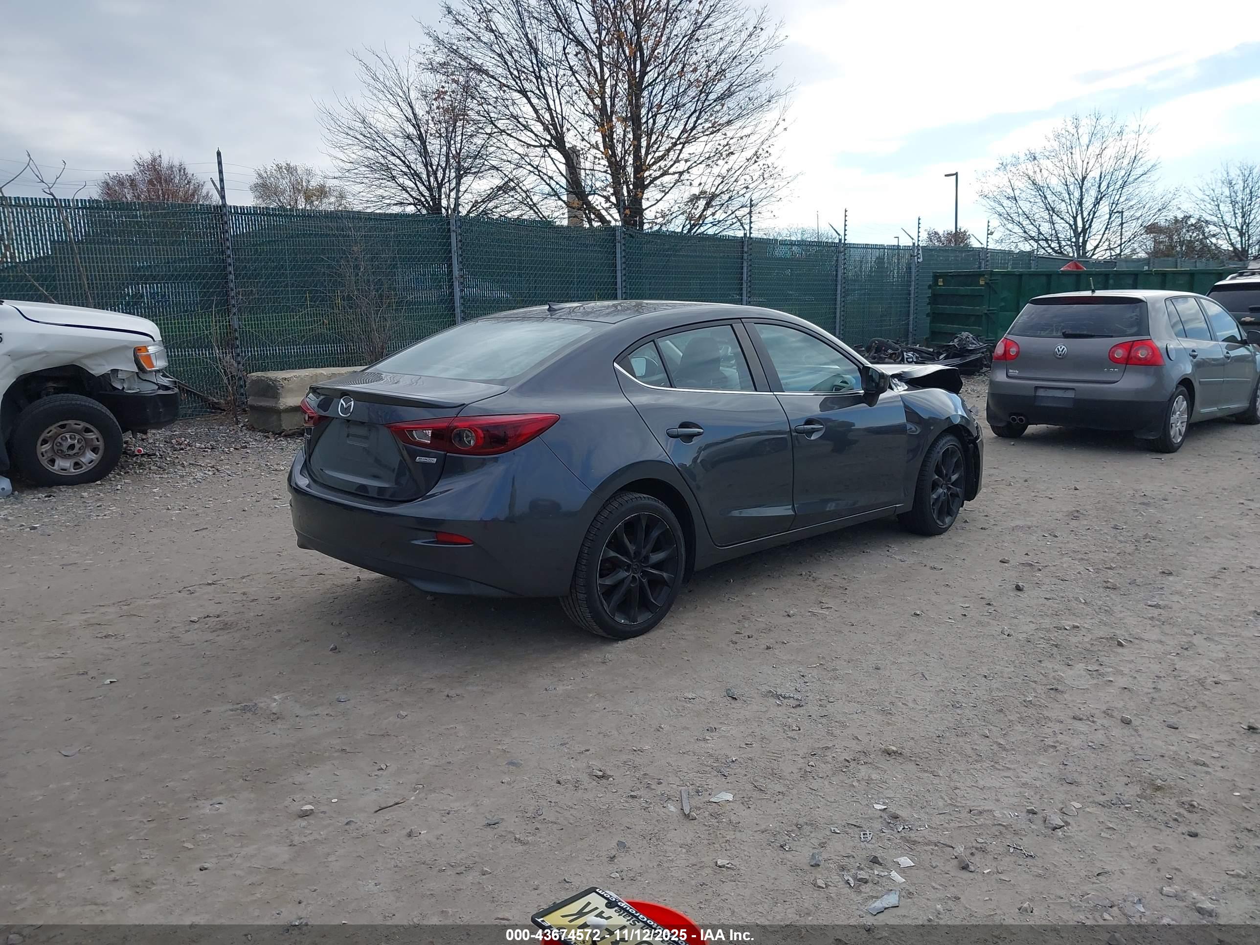 MAZDA MAZDA3 image 4
