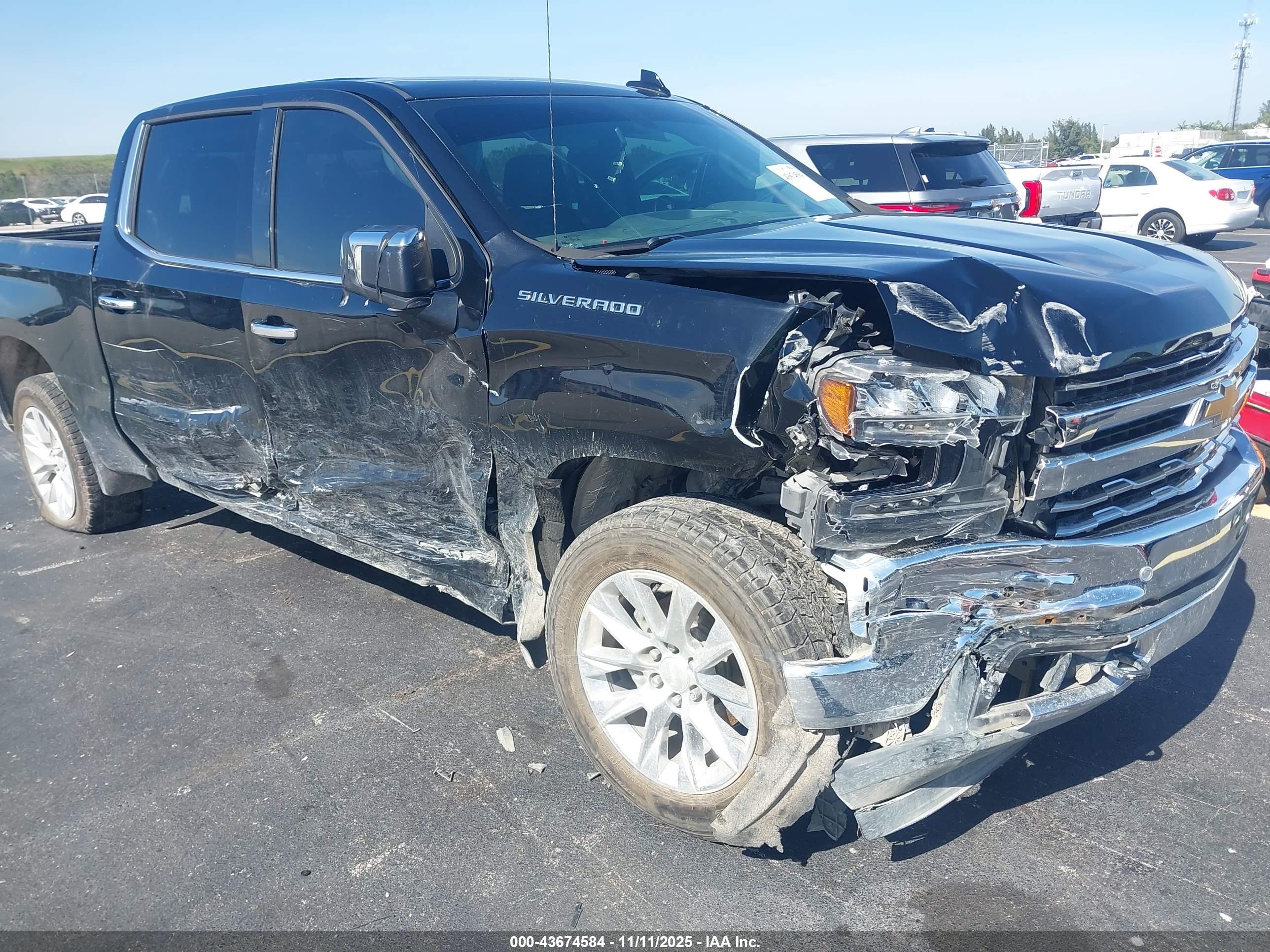 CHEVROLET SILVERADO image 6