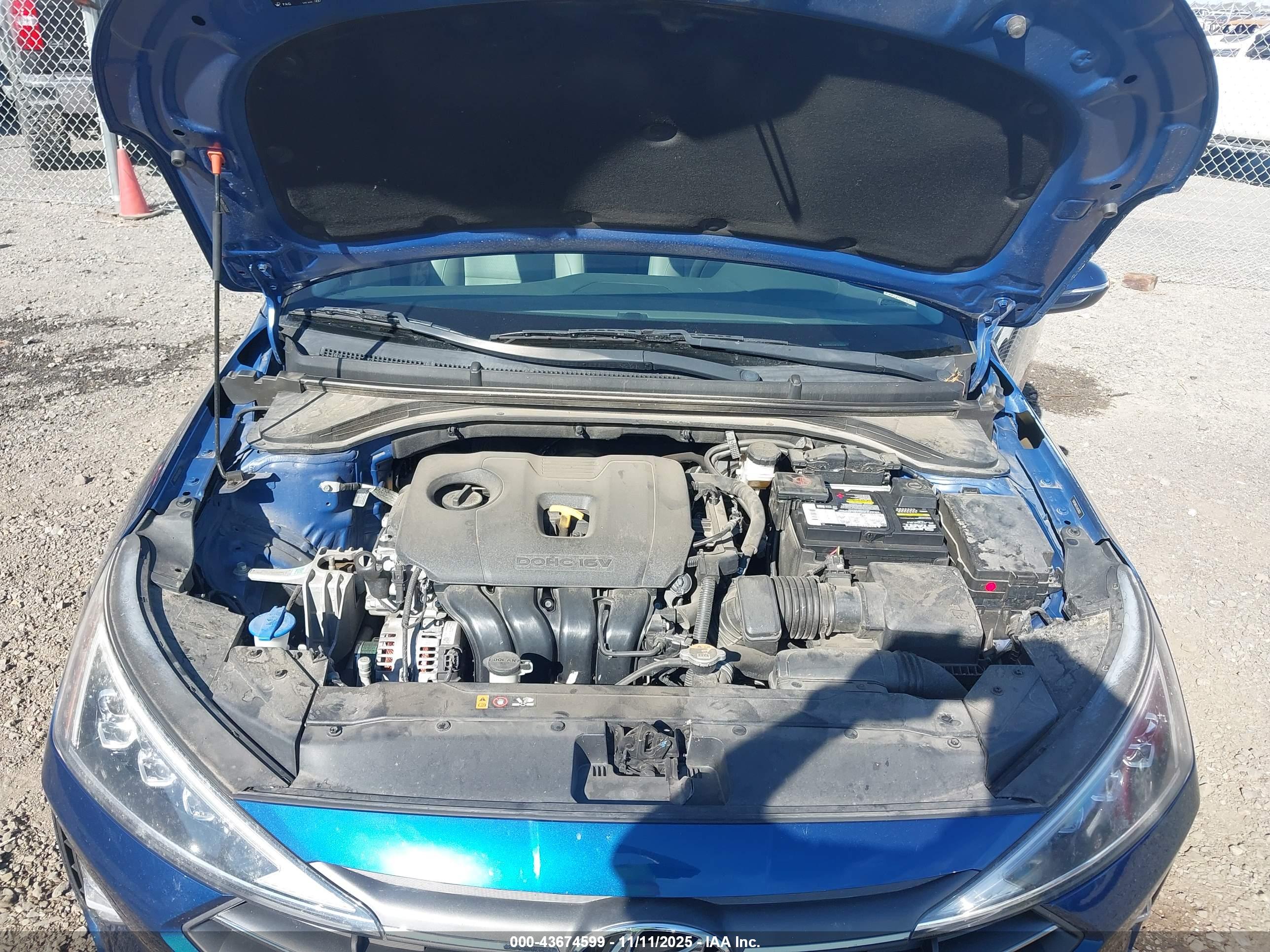 HYUNDAI ELANTRA image 10