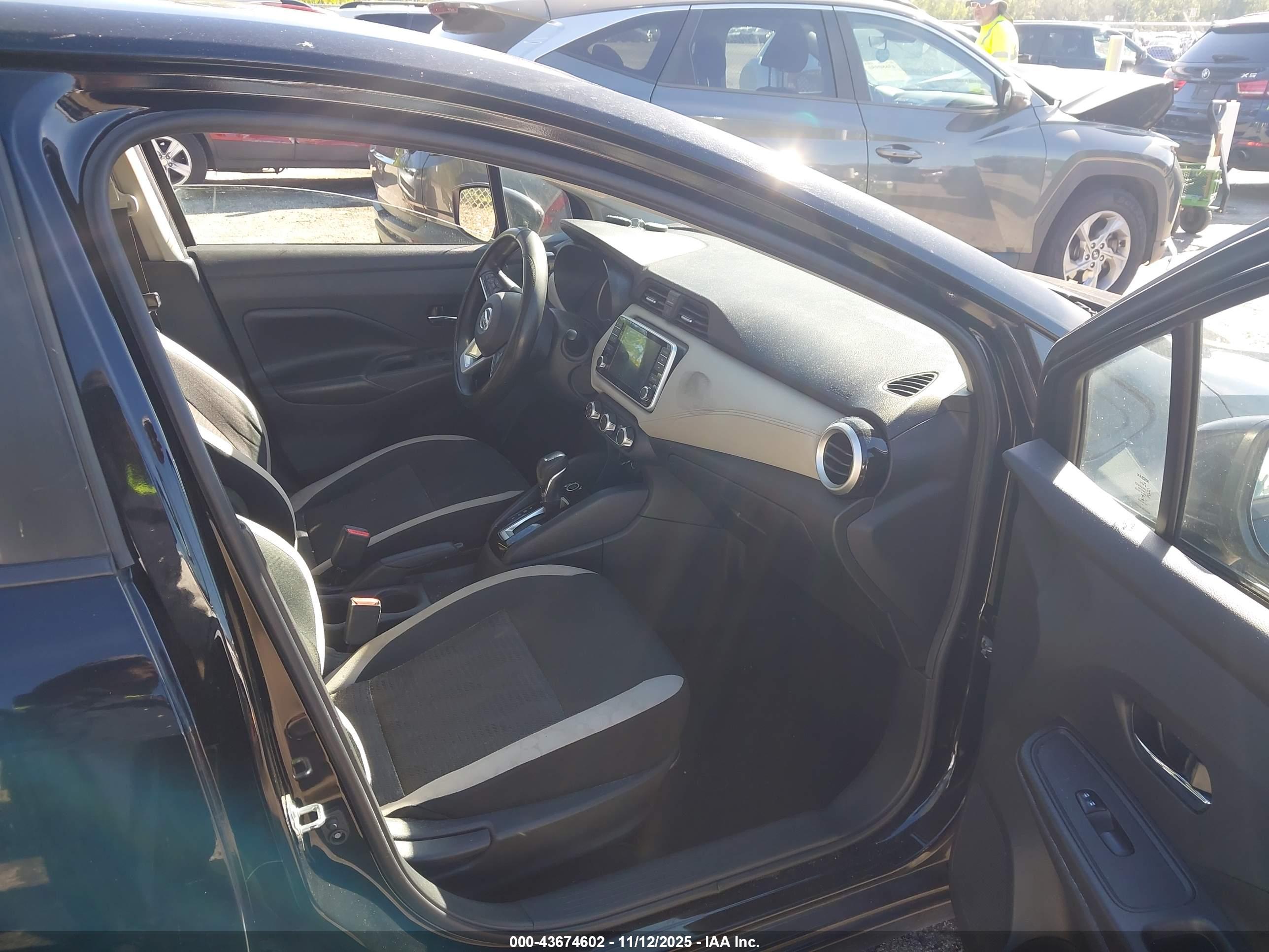 NISSAN VERSA image 5