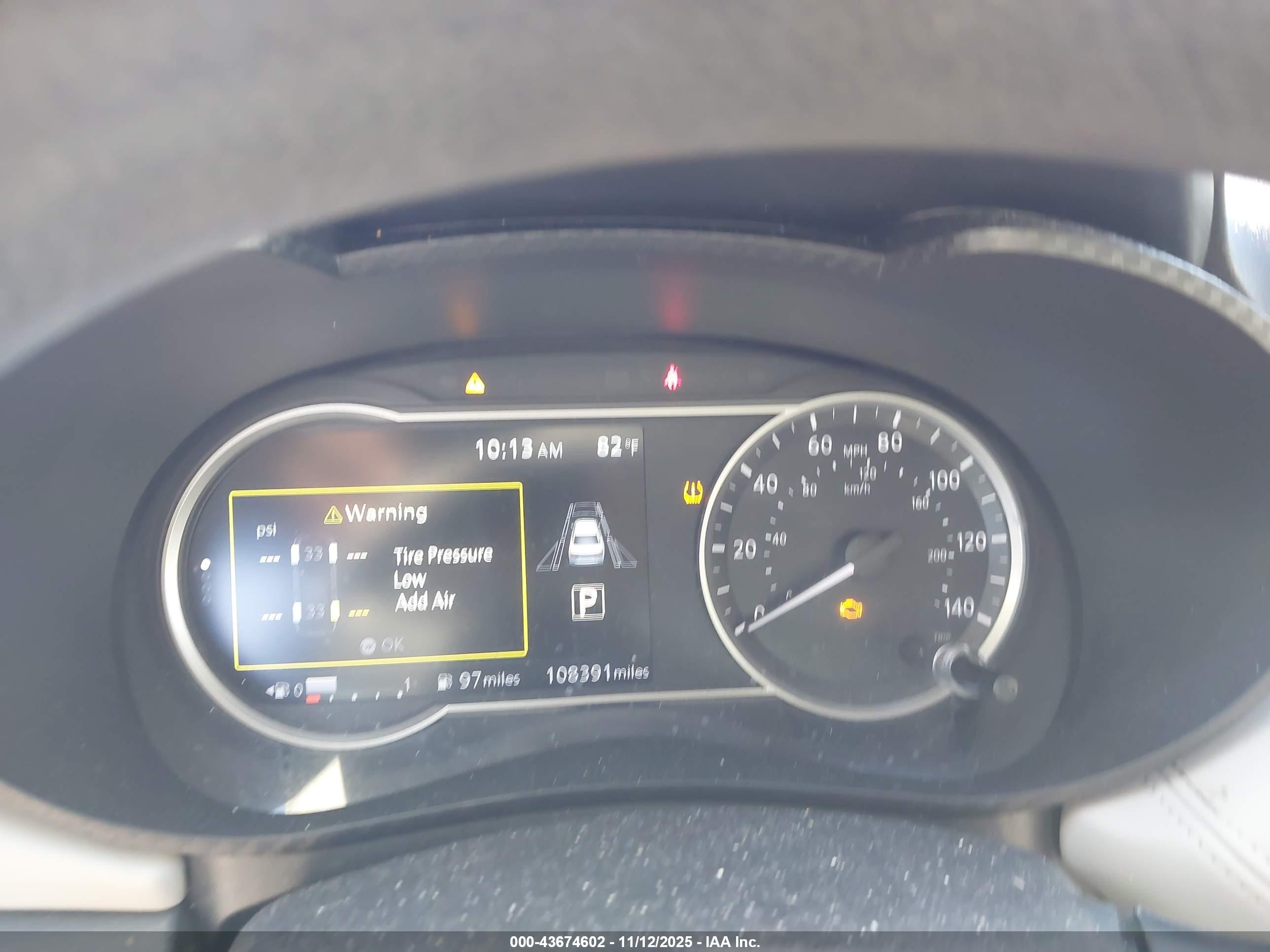 NISSAN VERSA image 7