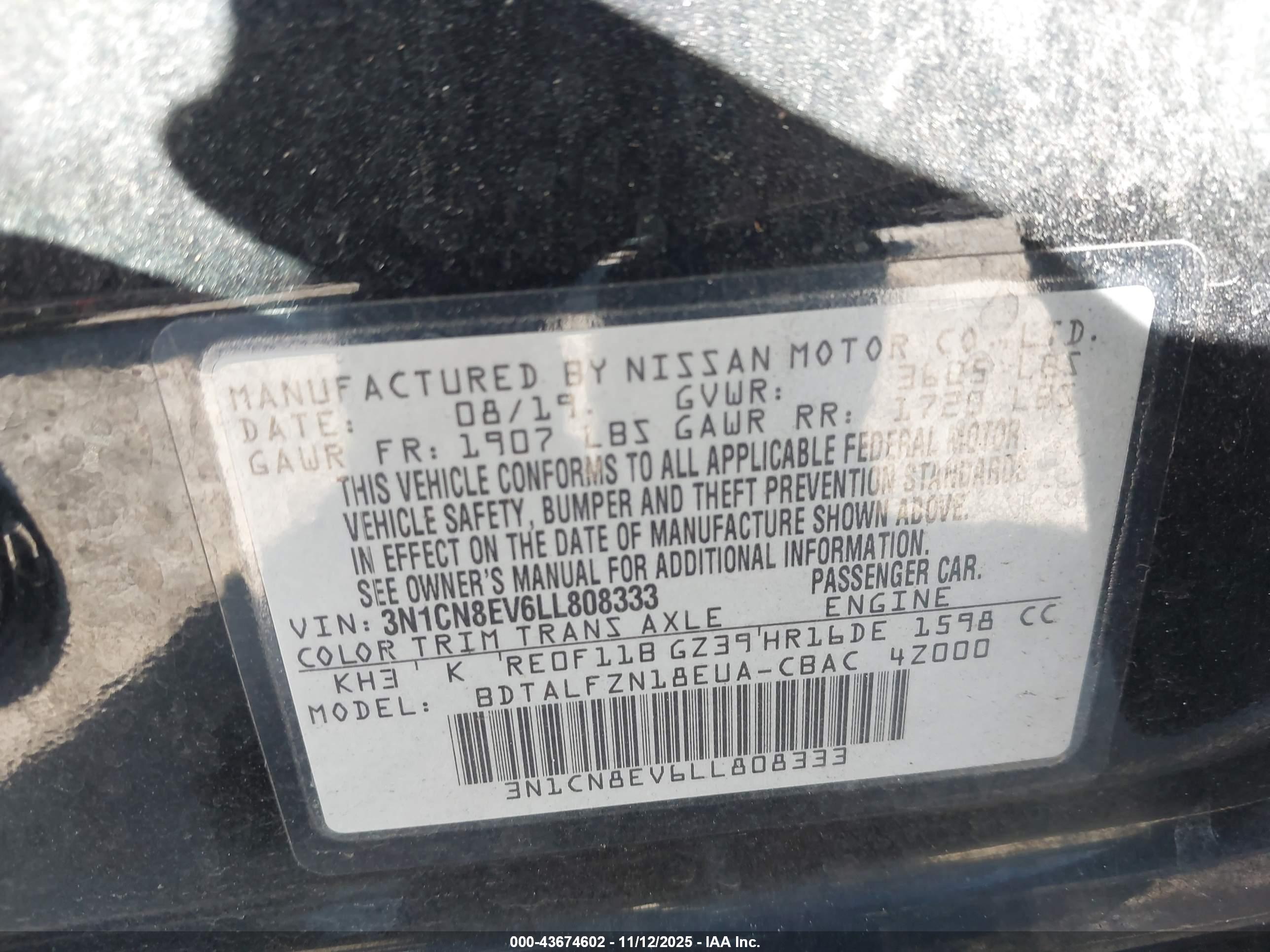NISSAN VERSA image 9