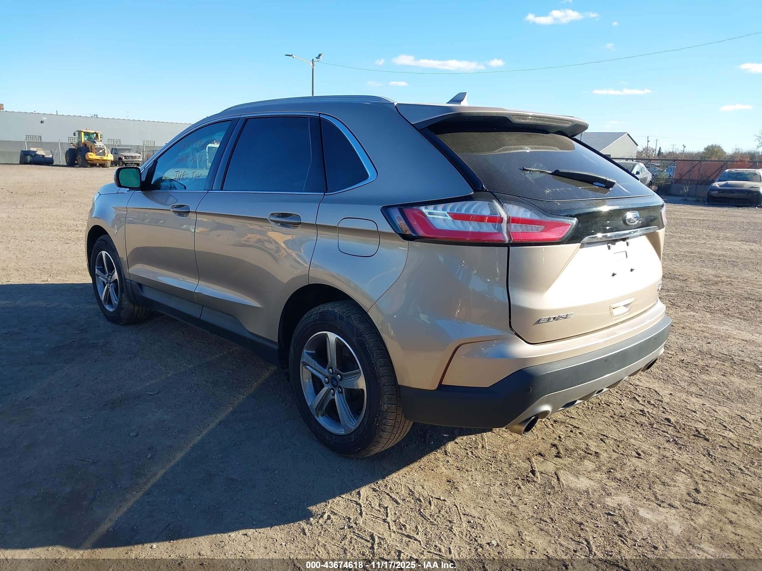 FORD EDGE image 3