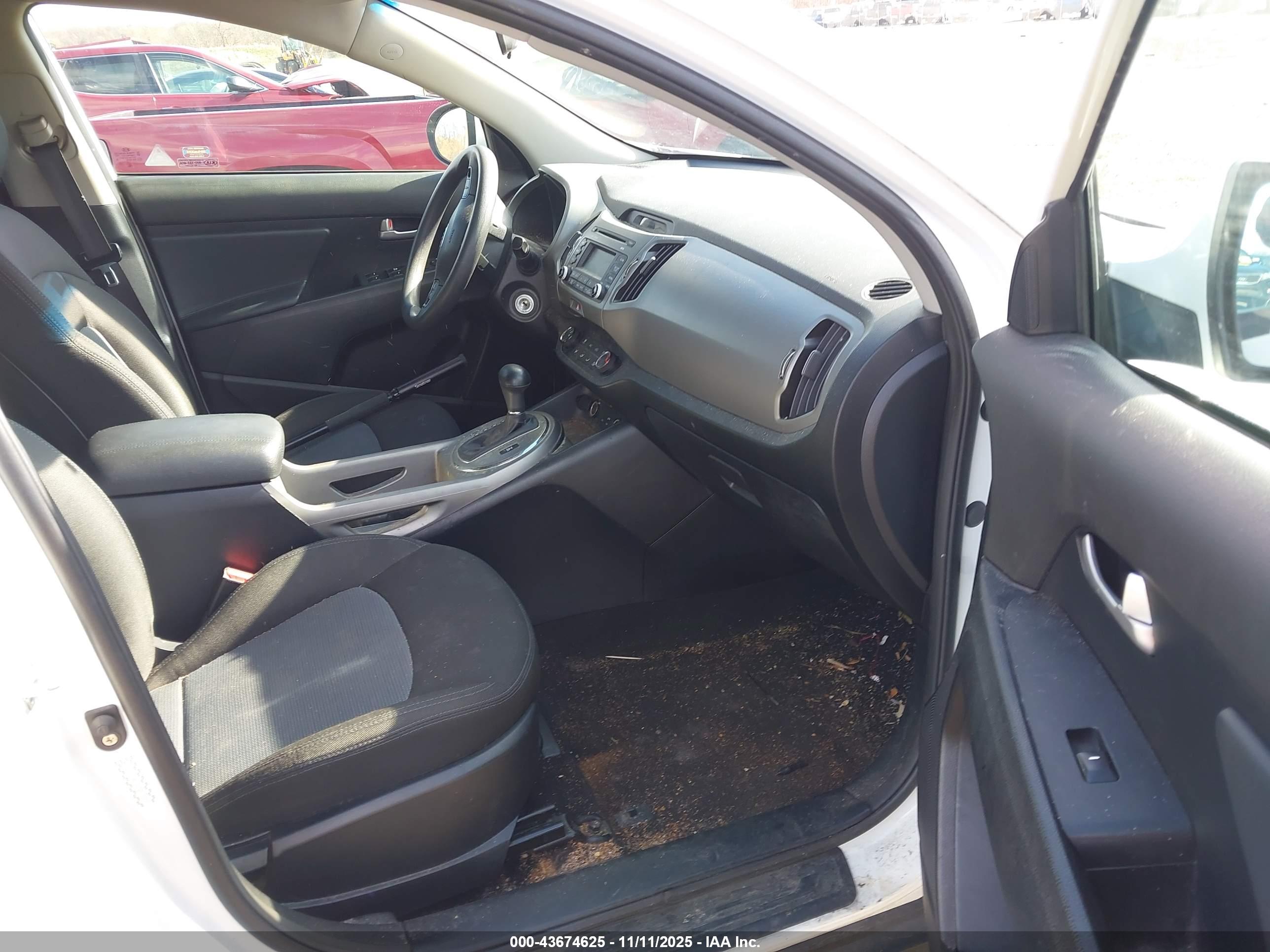 KIA SPORTAGE image 5