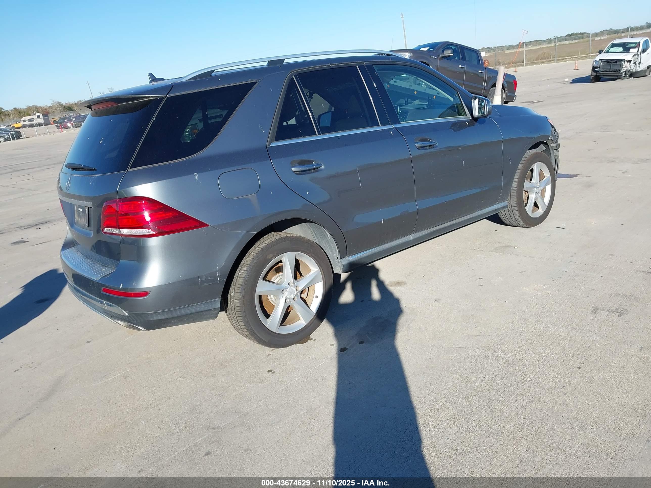 MERCEDES-BENZ GLE image 4