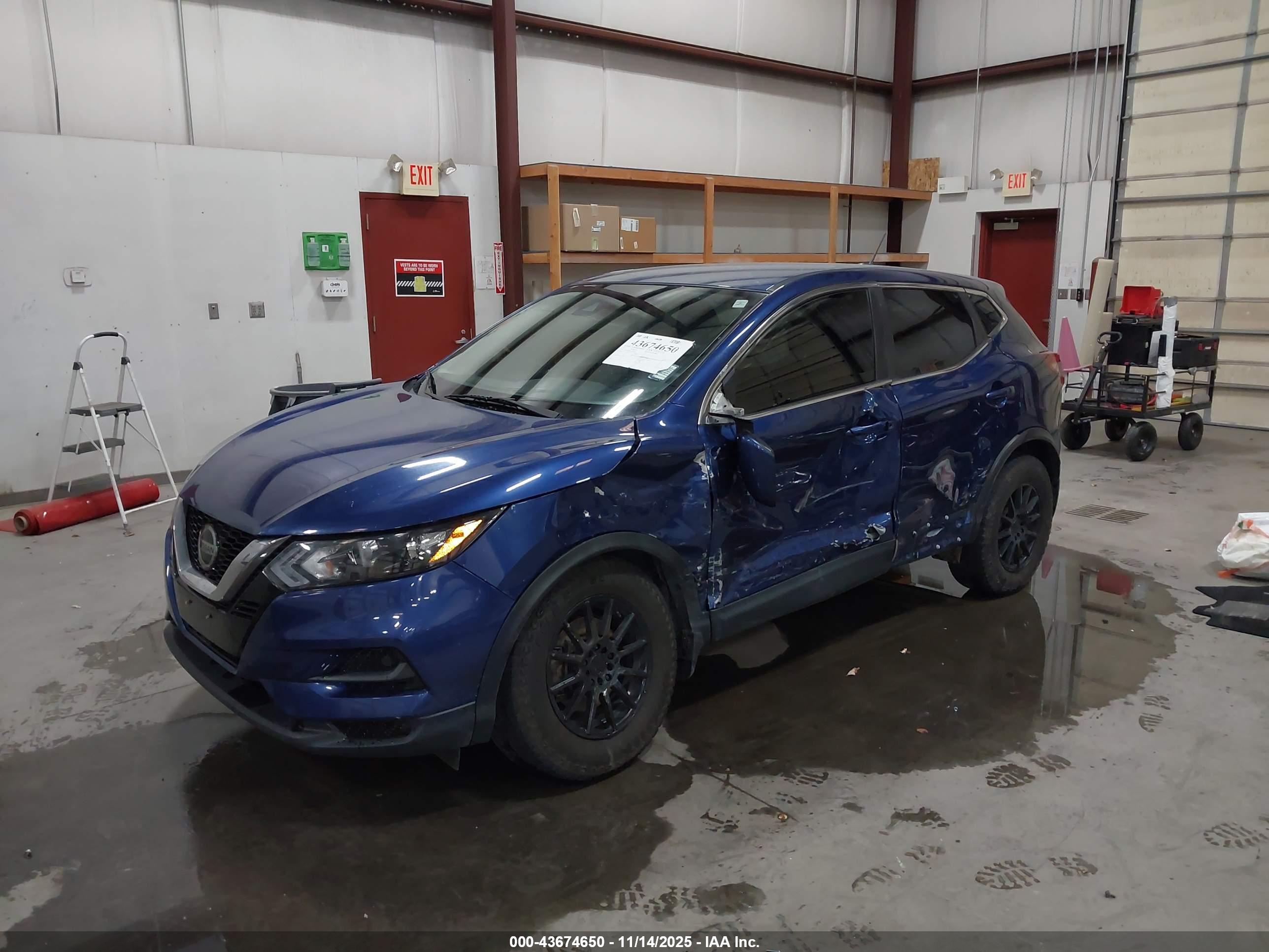 NISSAN ROGUE image 2