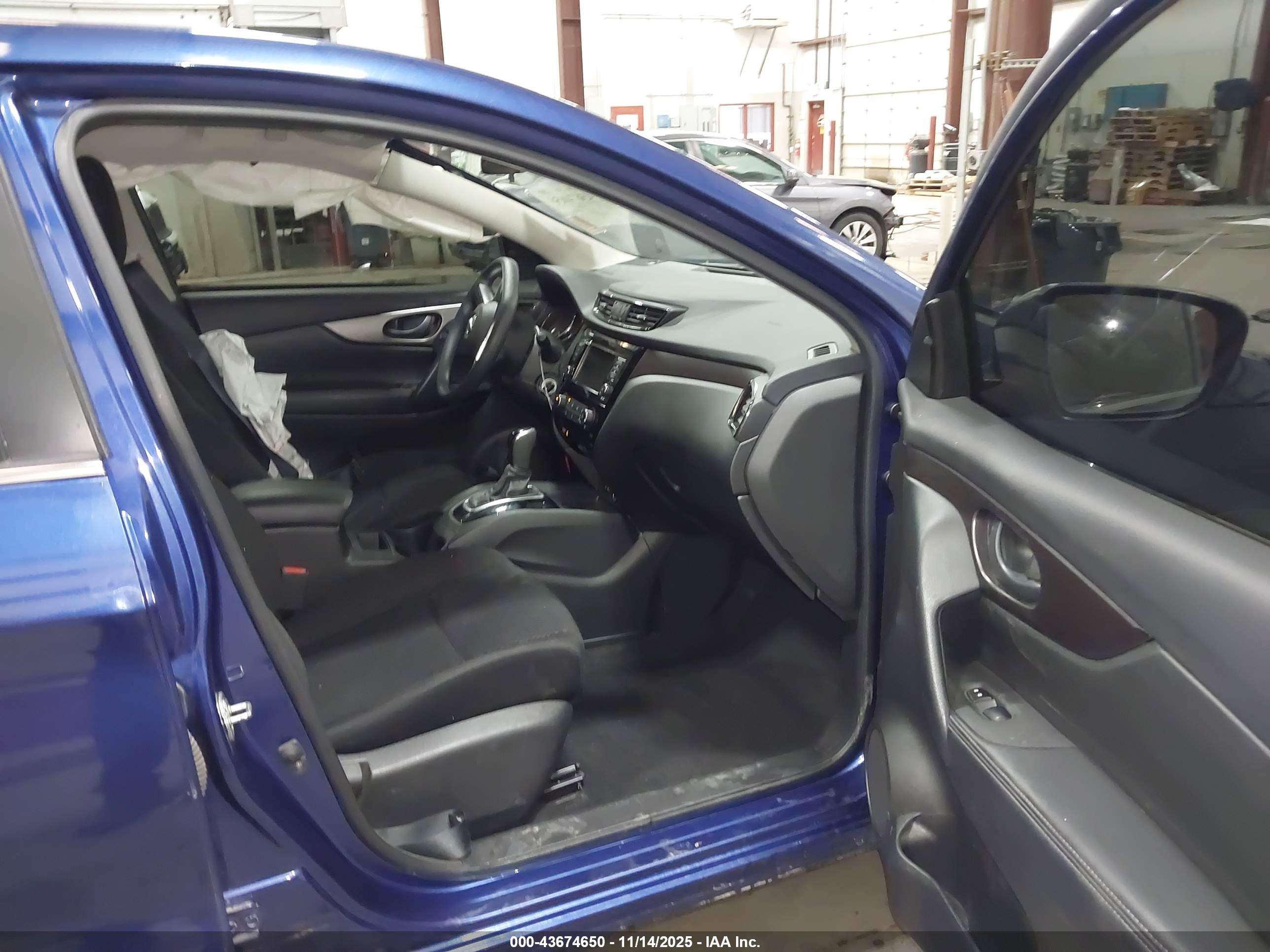 NISSAN ROGUE image 5
