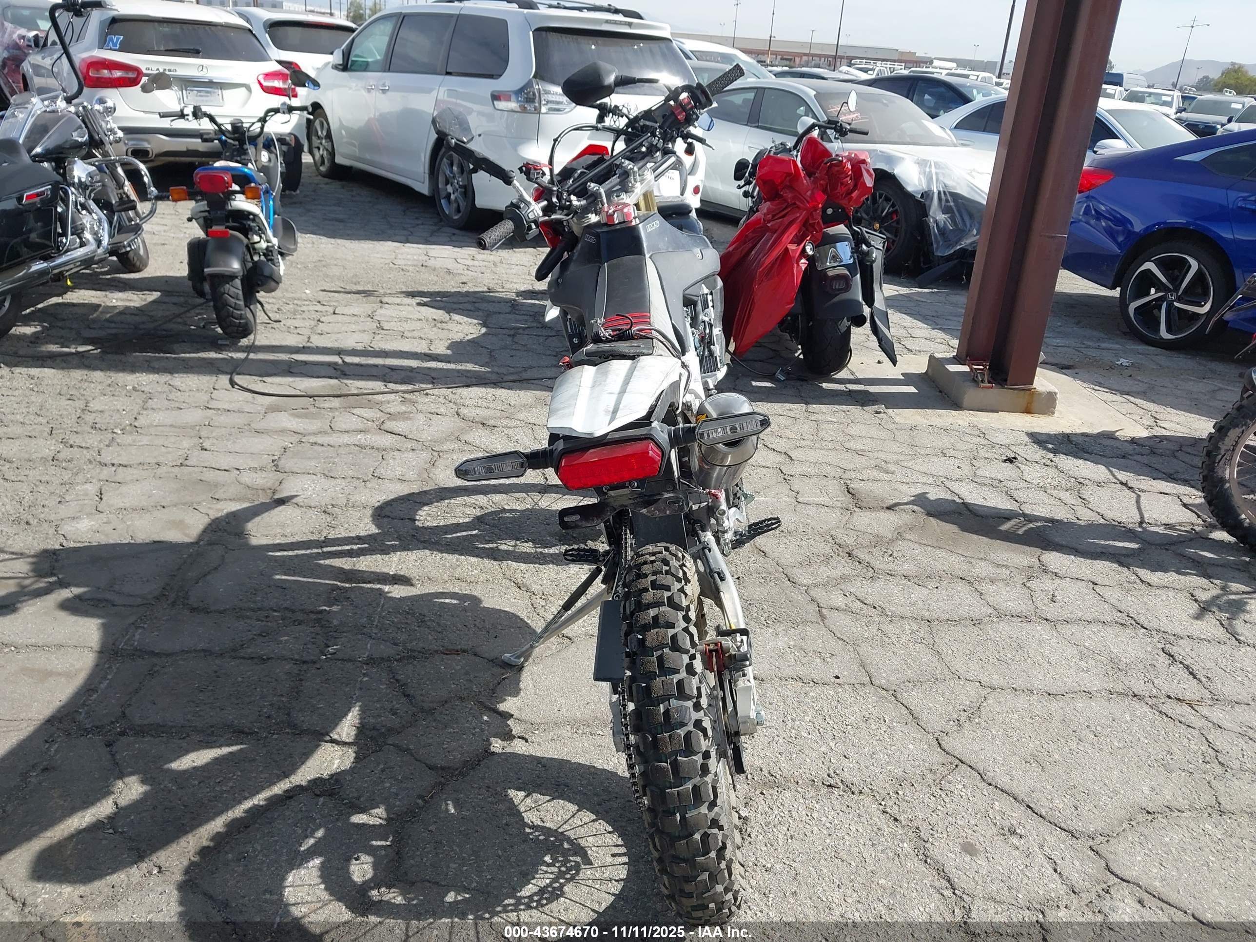 HONDA CRF450 image 6
