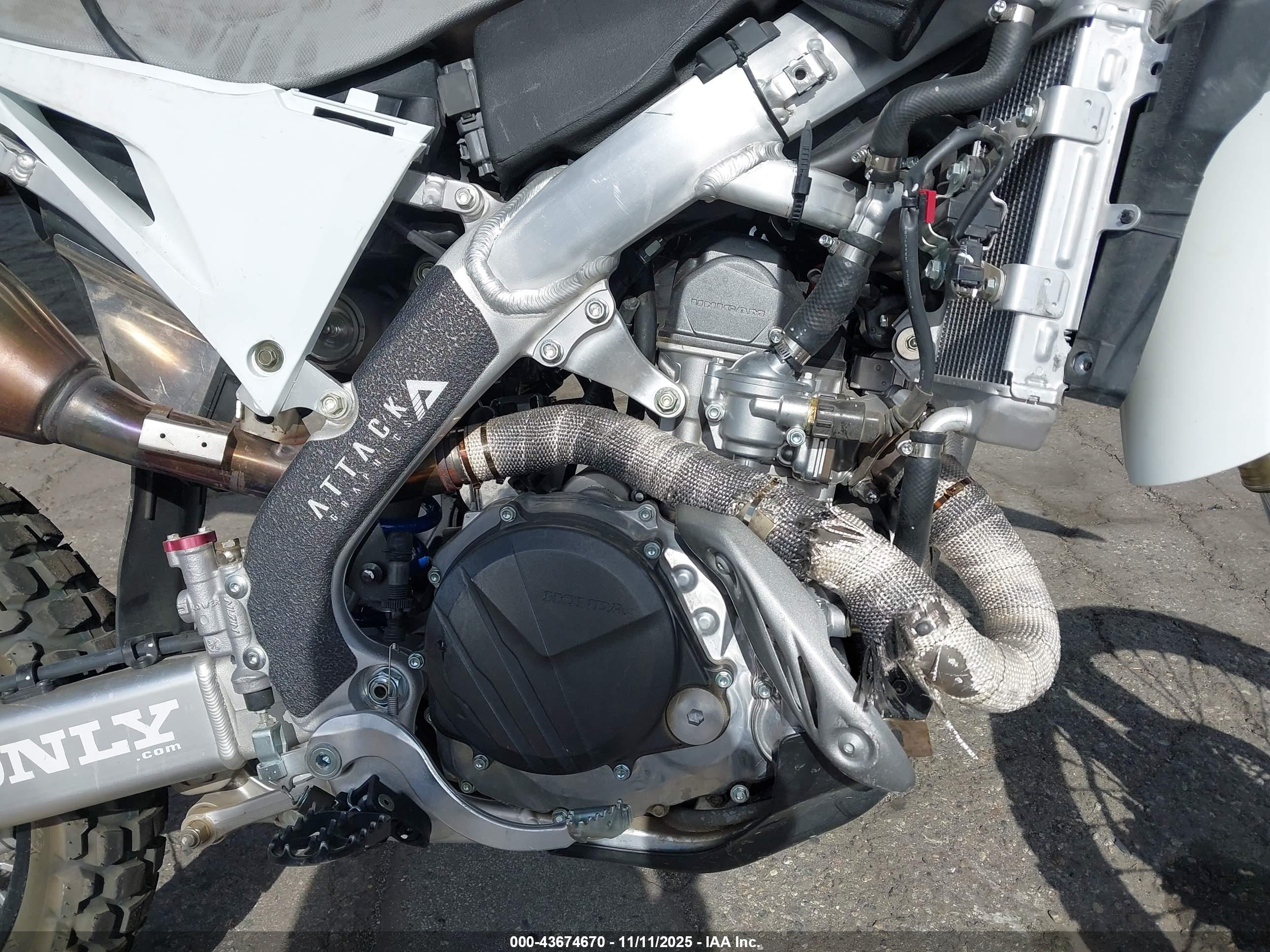 HONDA CRF450 image 8