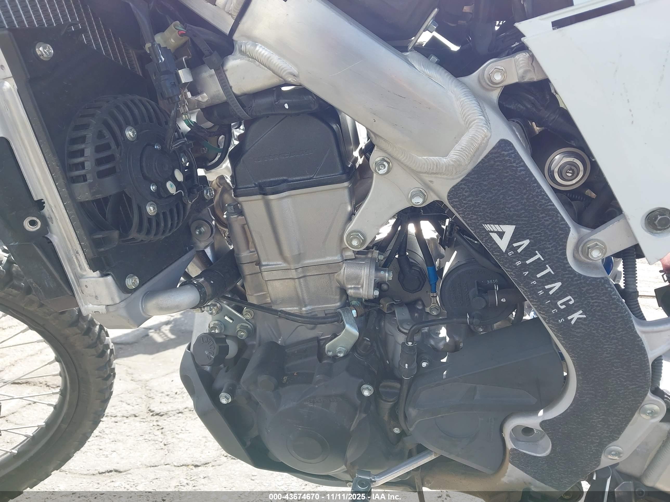 HONDA CRF450 image 9