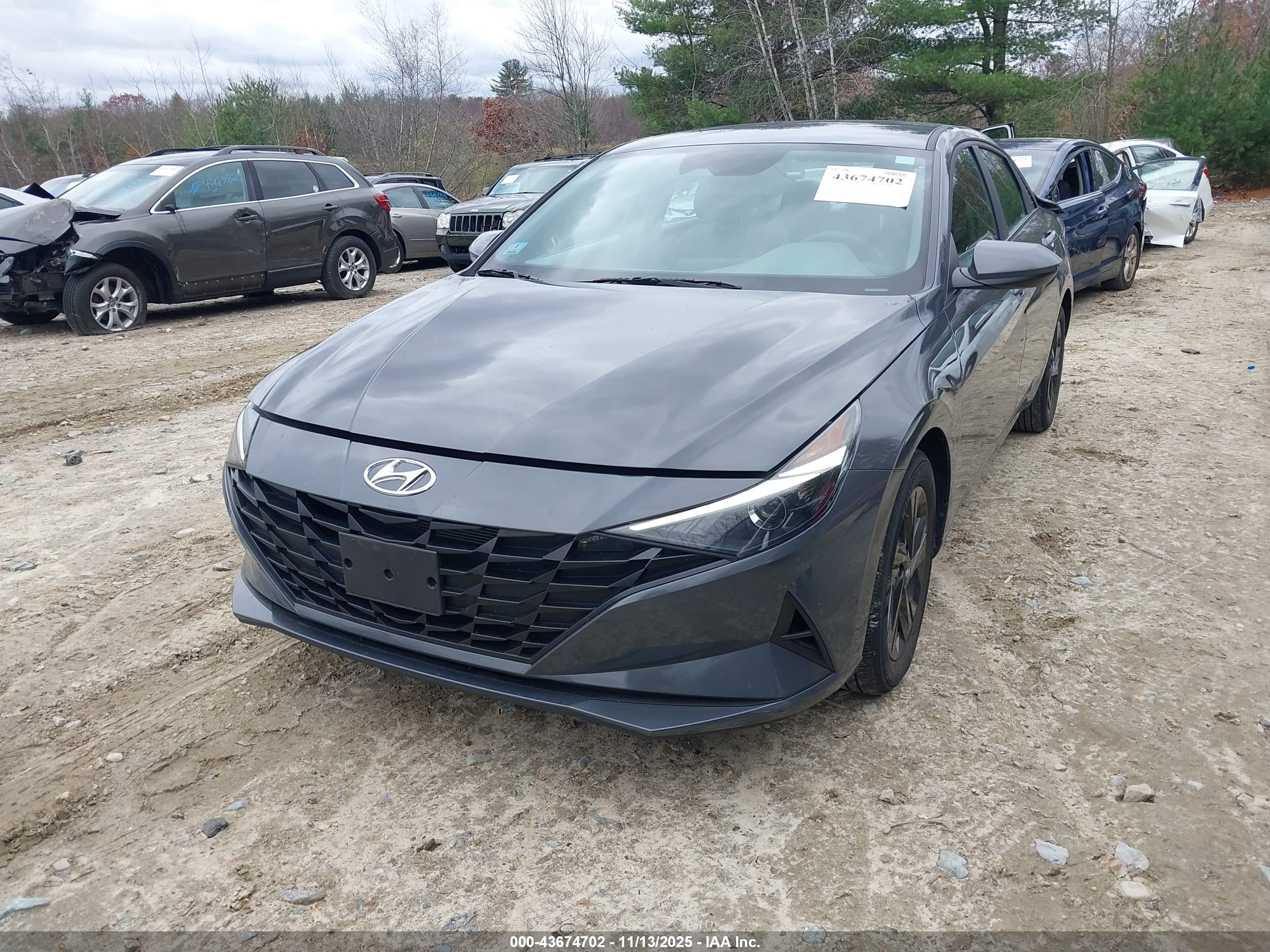 HYUNDAI ELANTRA image 2