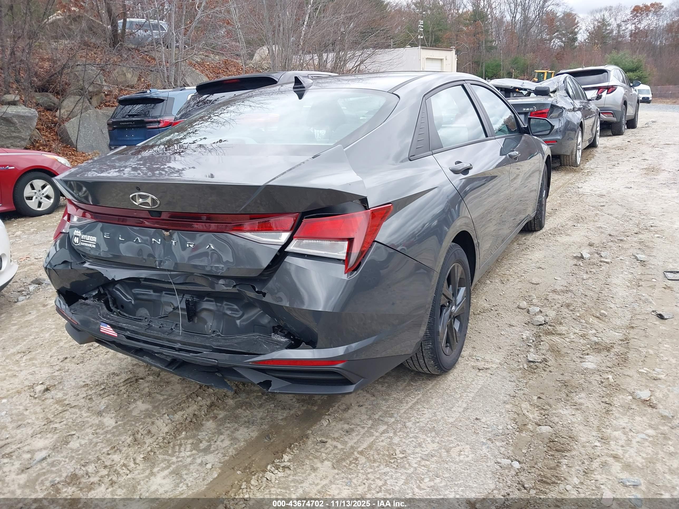 HYUNDAI ELANTRA image 4