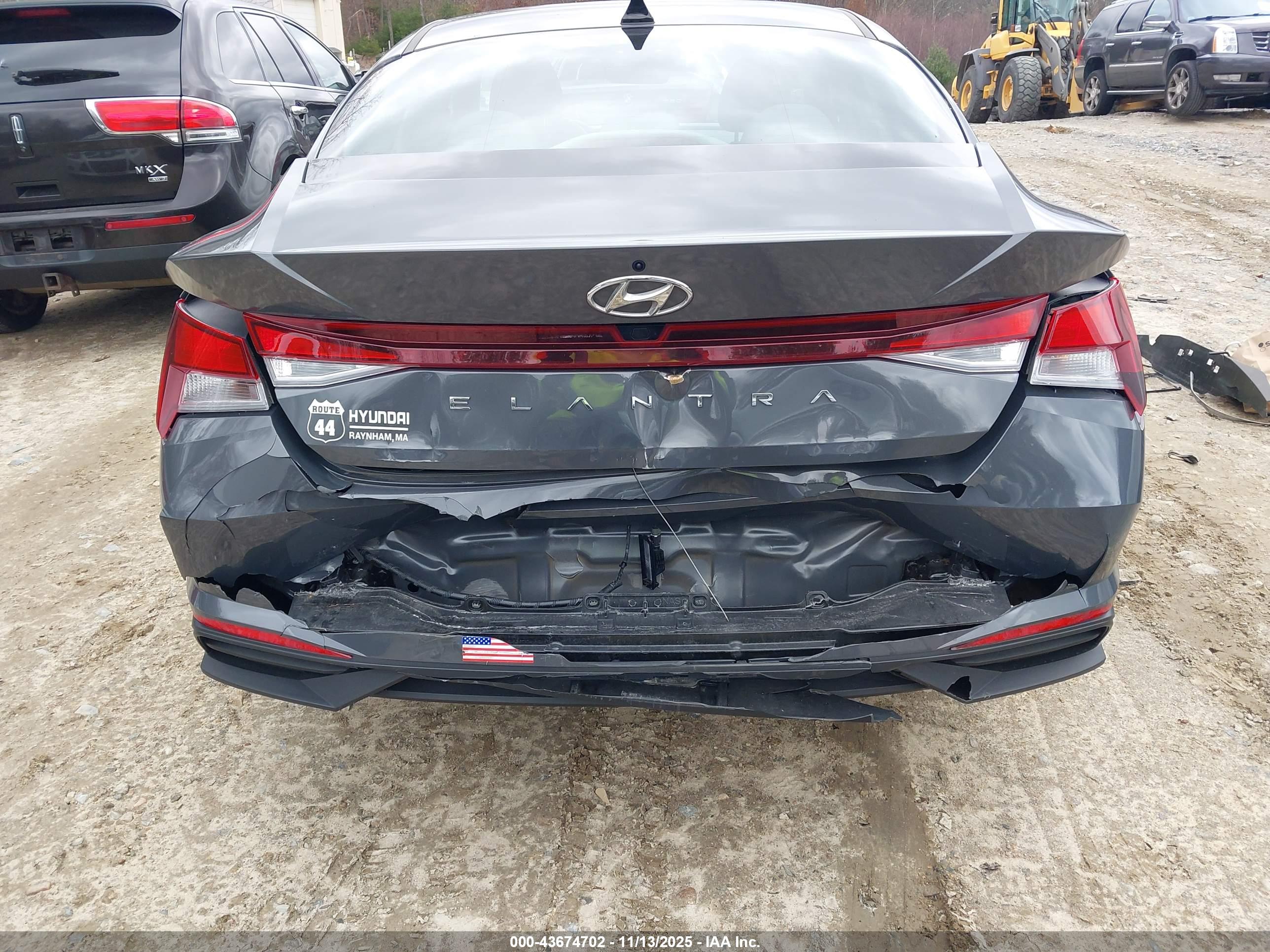 HYUNDAI ELANTRA image 6