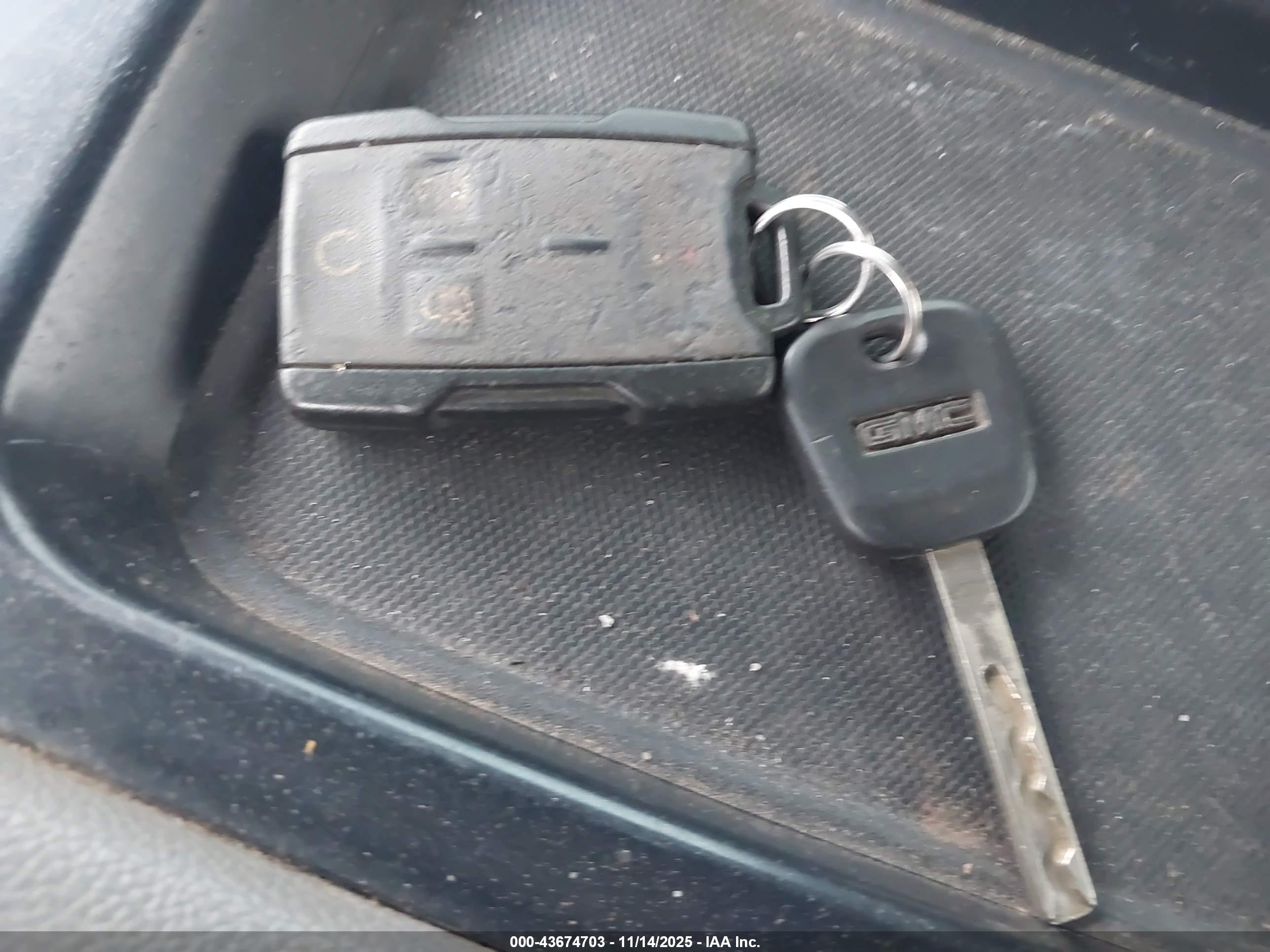 GMC SIERRA image 11