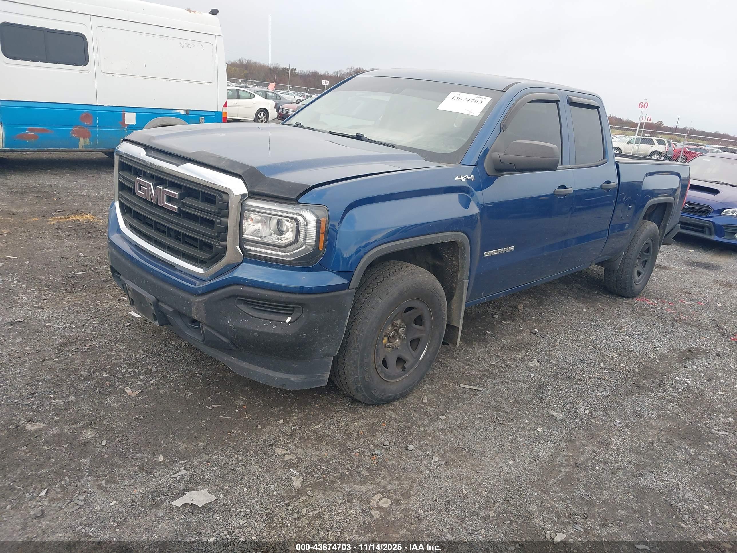GMC SIERRA image 2