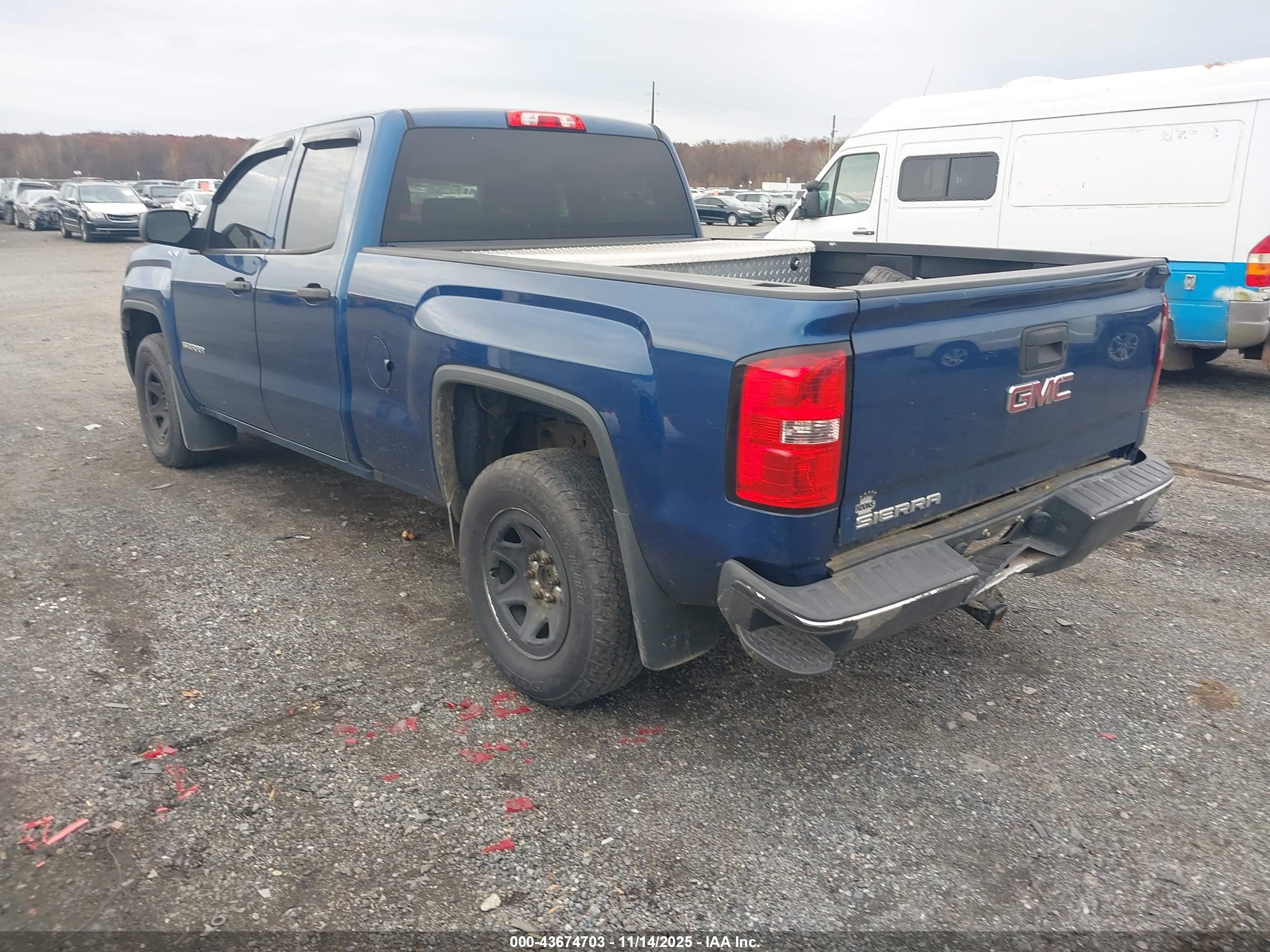 GMC SIERRA image 3