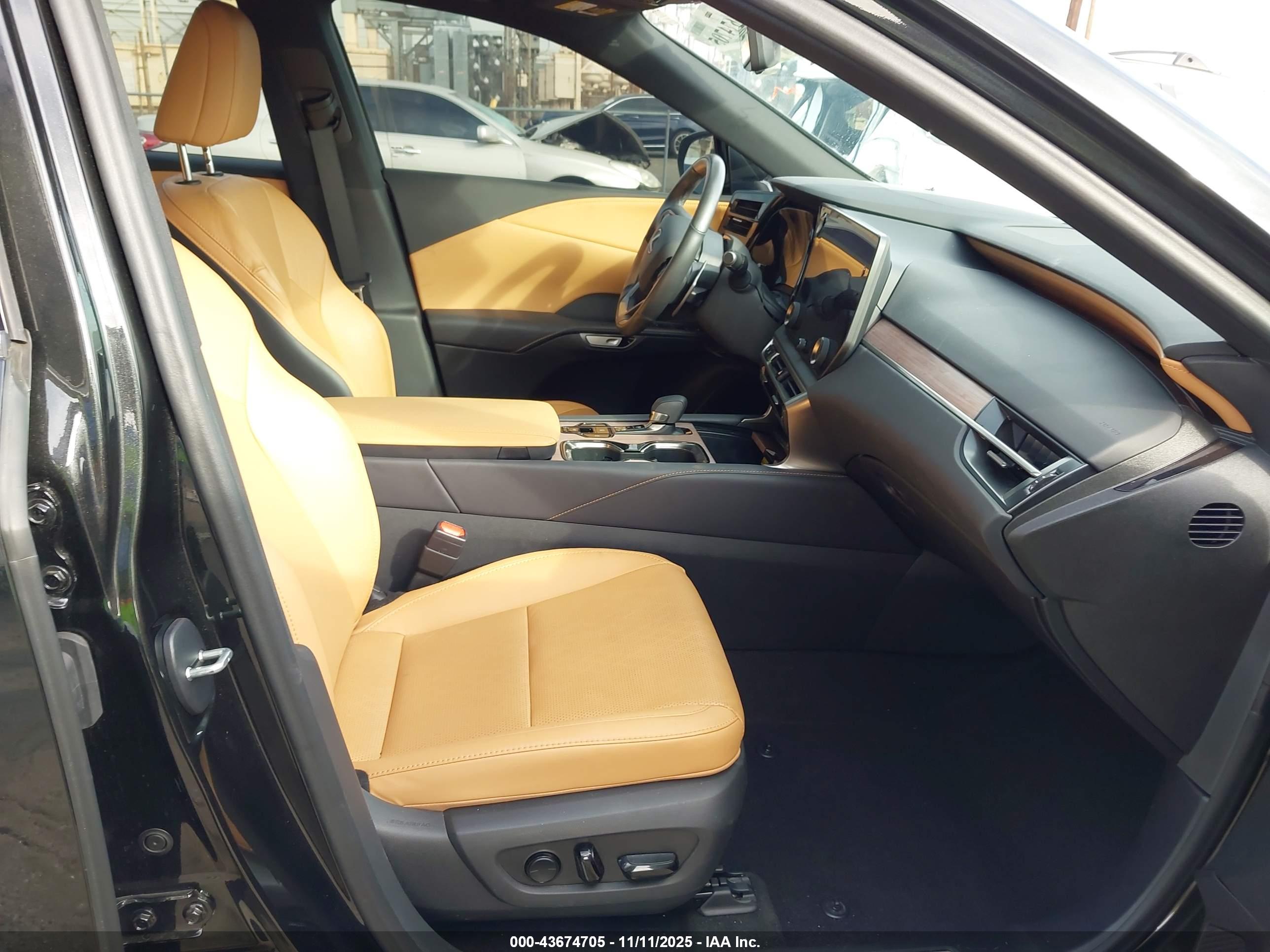 LEXUS RX image 5