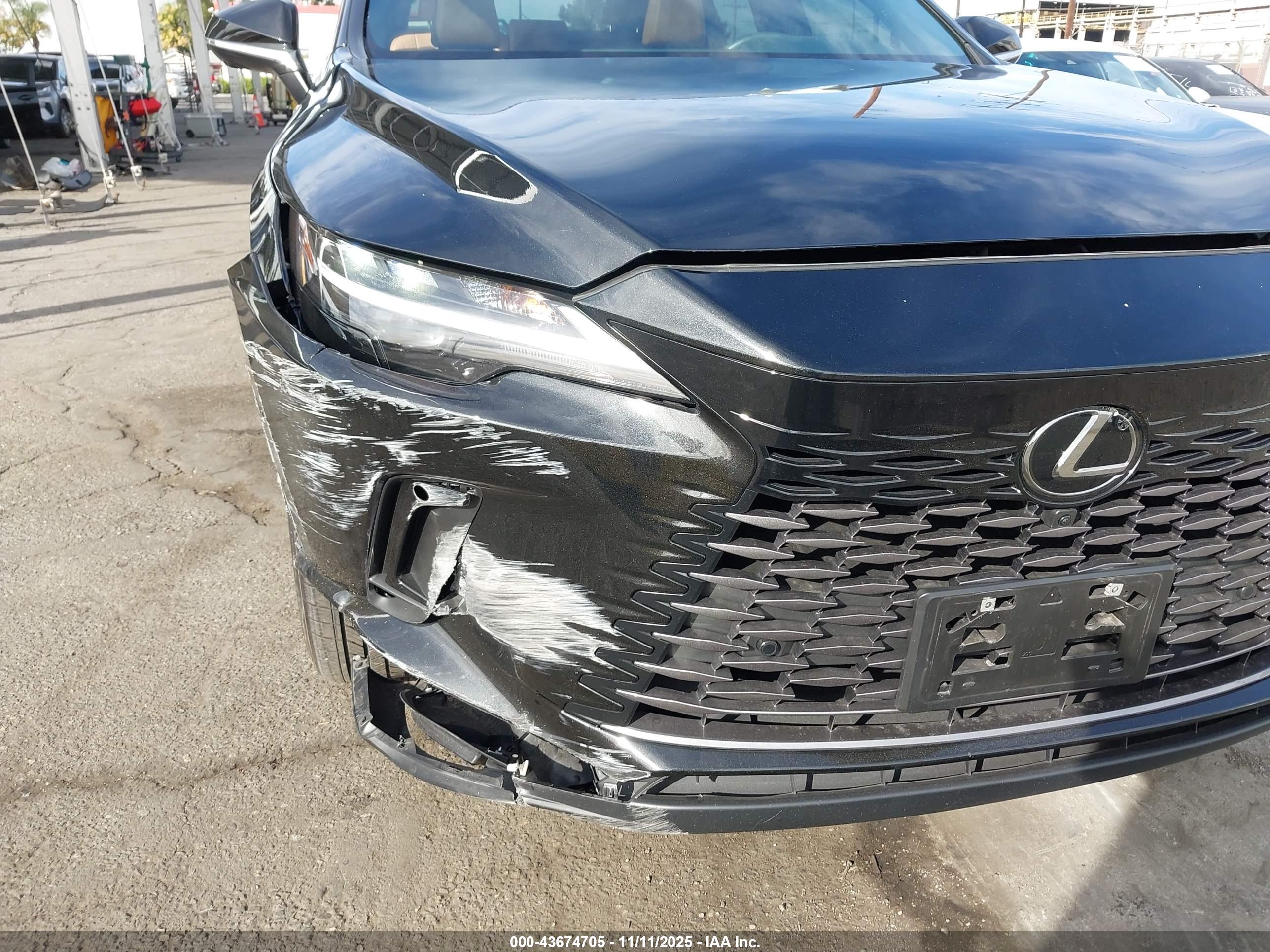 LEXUS RX image 6