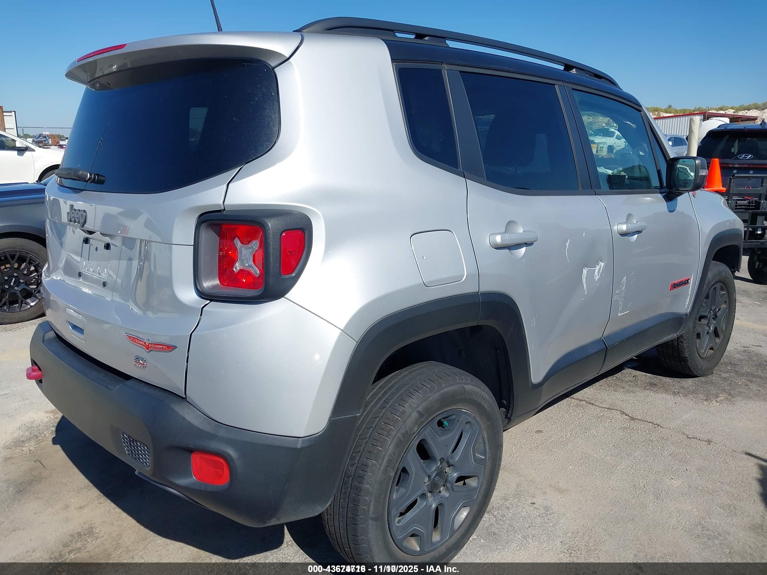 JEEP RENEGADE image 4