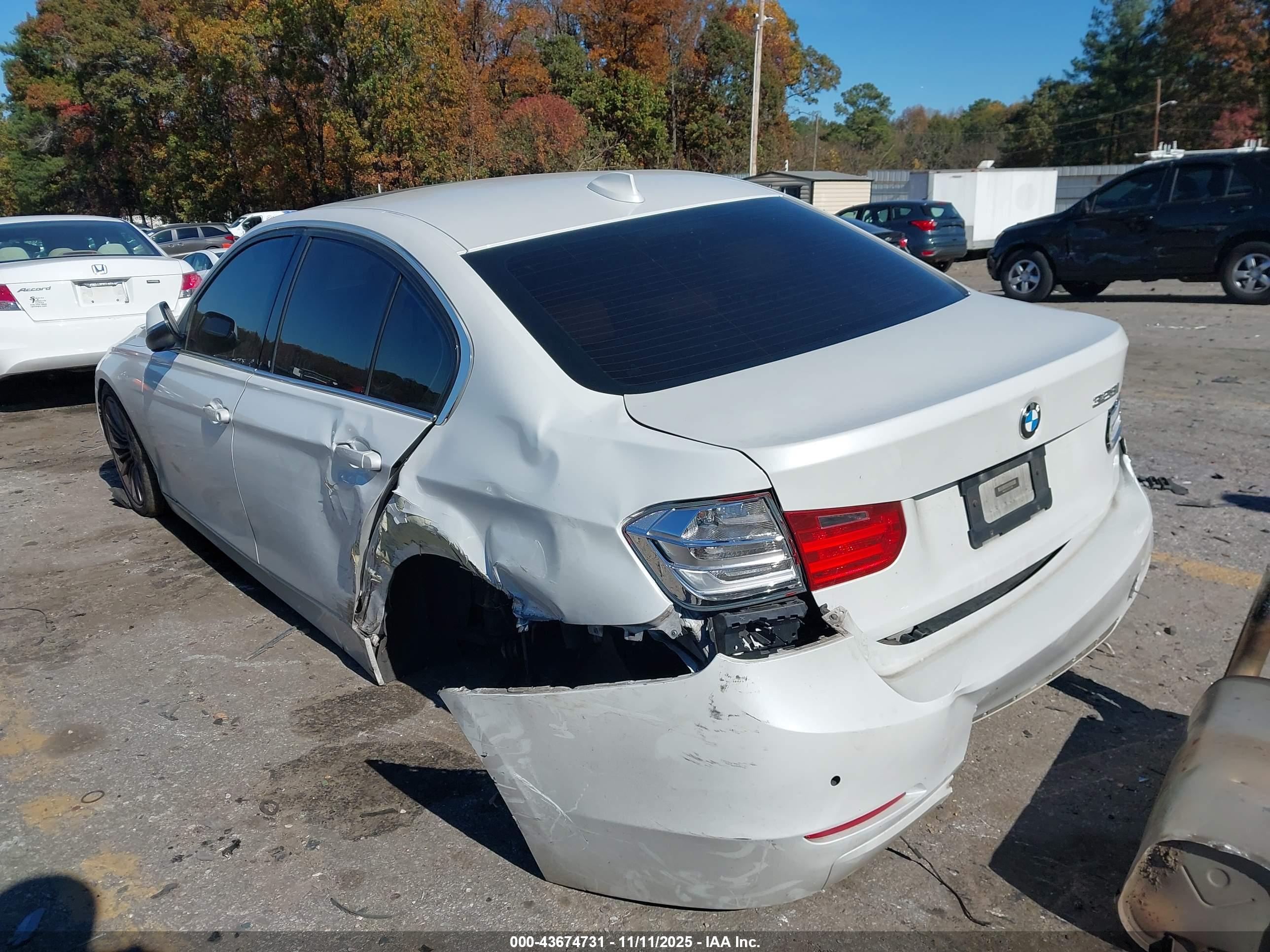 BMW 328I image 3