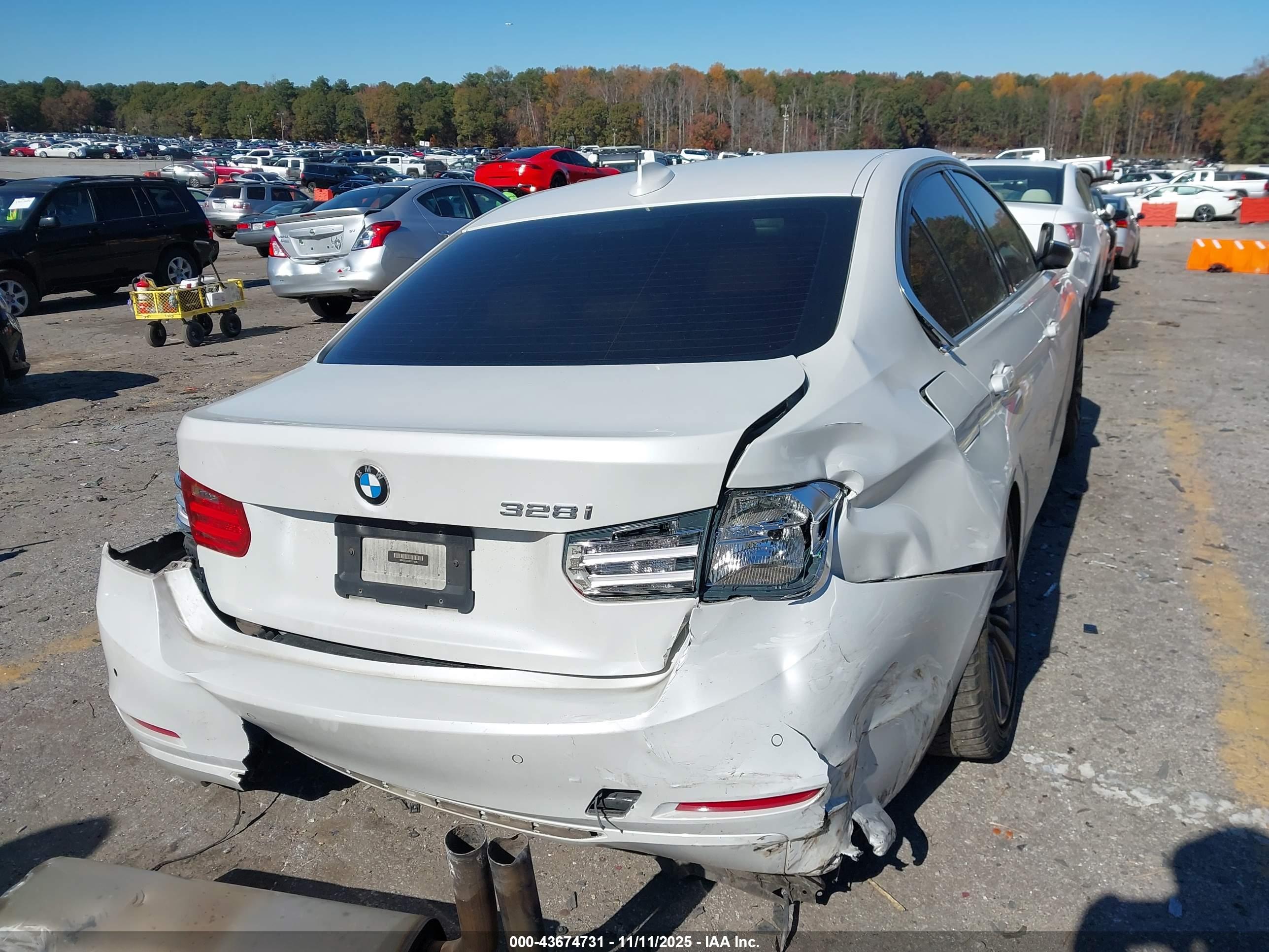 BMW 328I image 4
