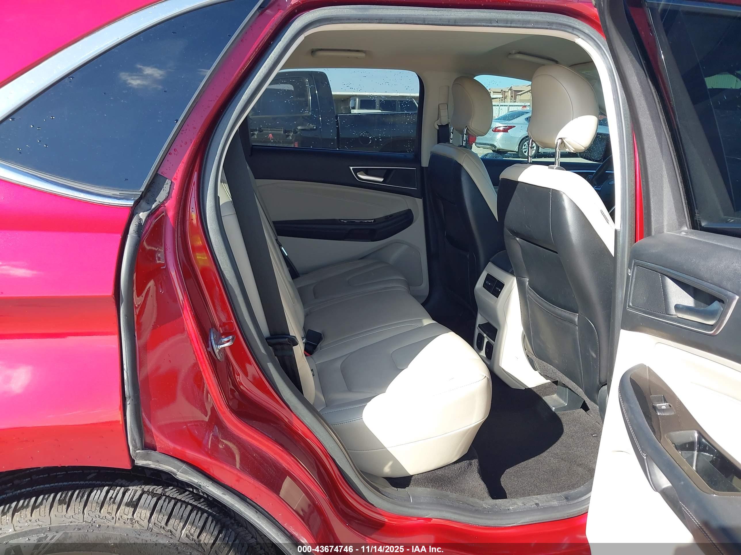 FORD EDGE image 8