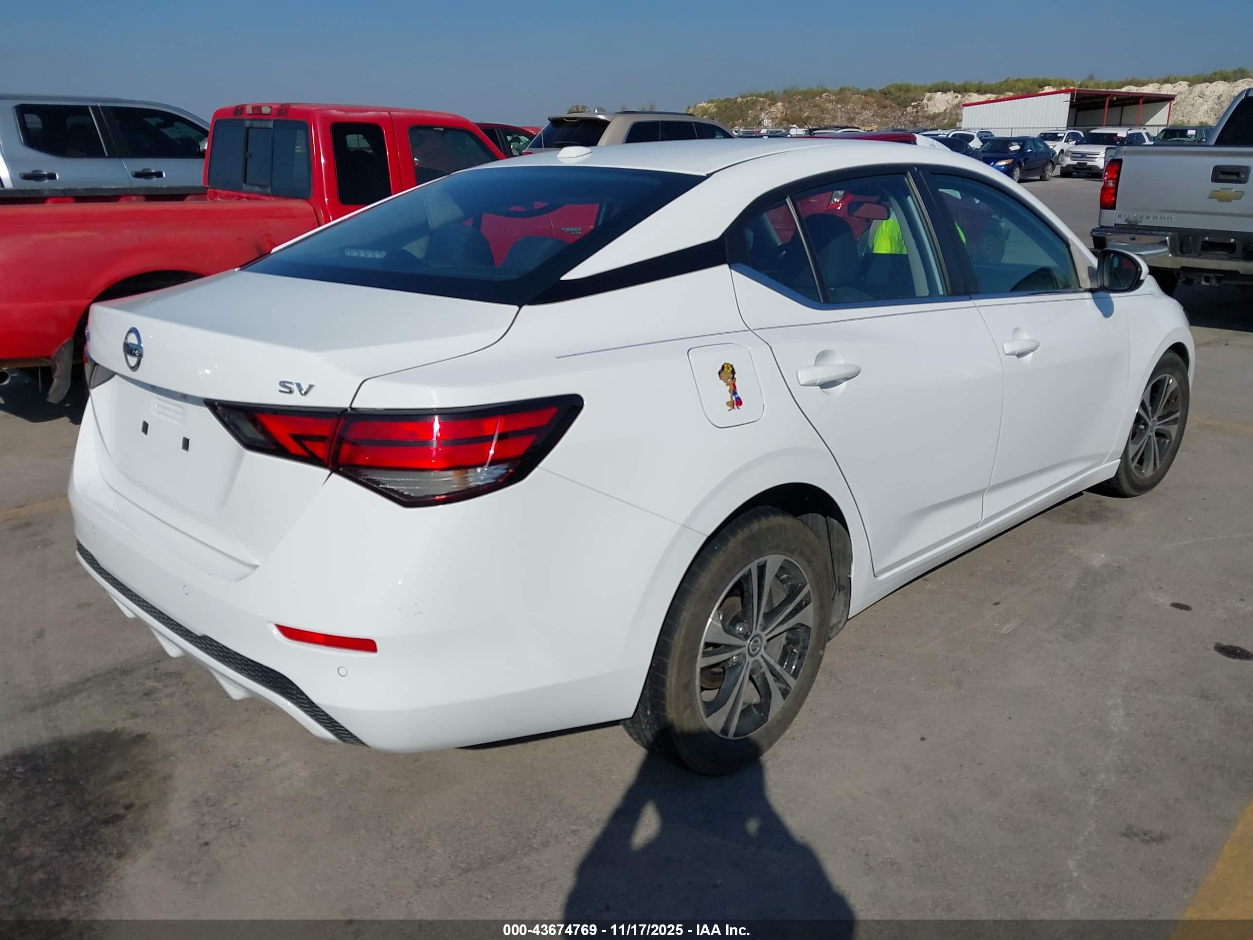 NISSAN SENTRA image 4