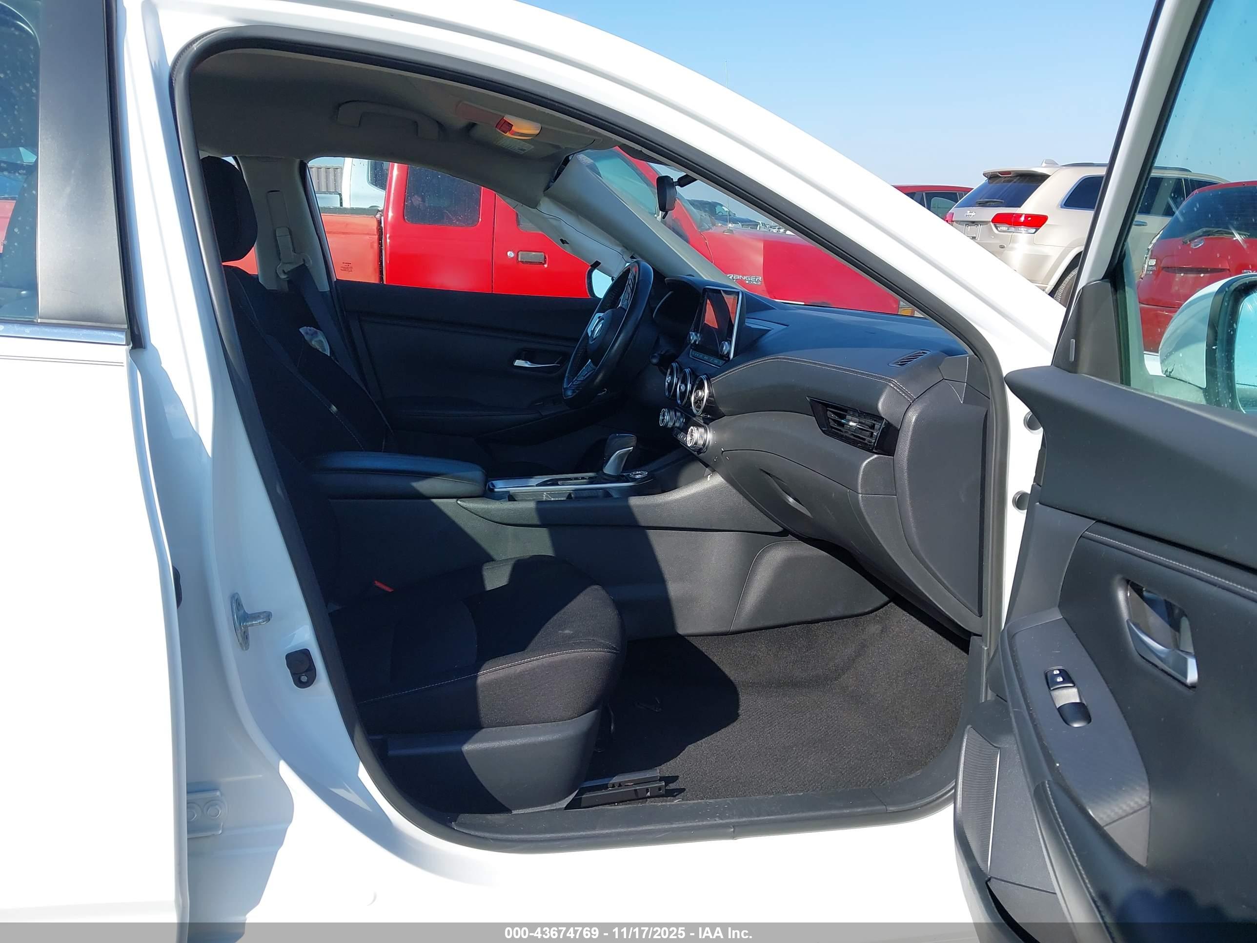 NISSAN SENTRA image 5