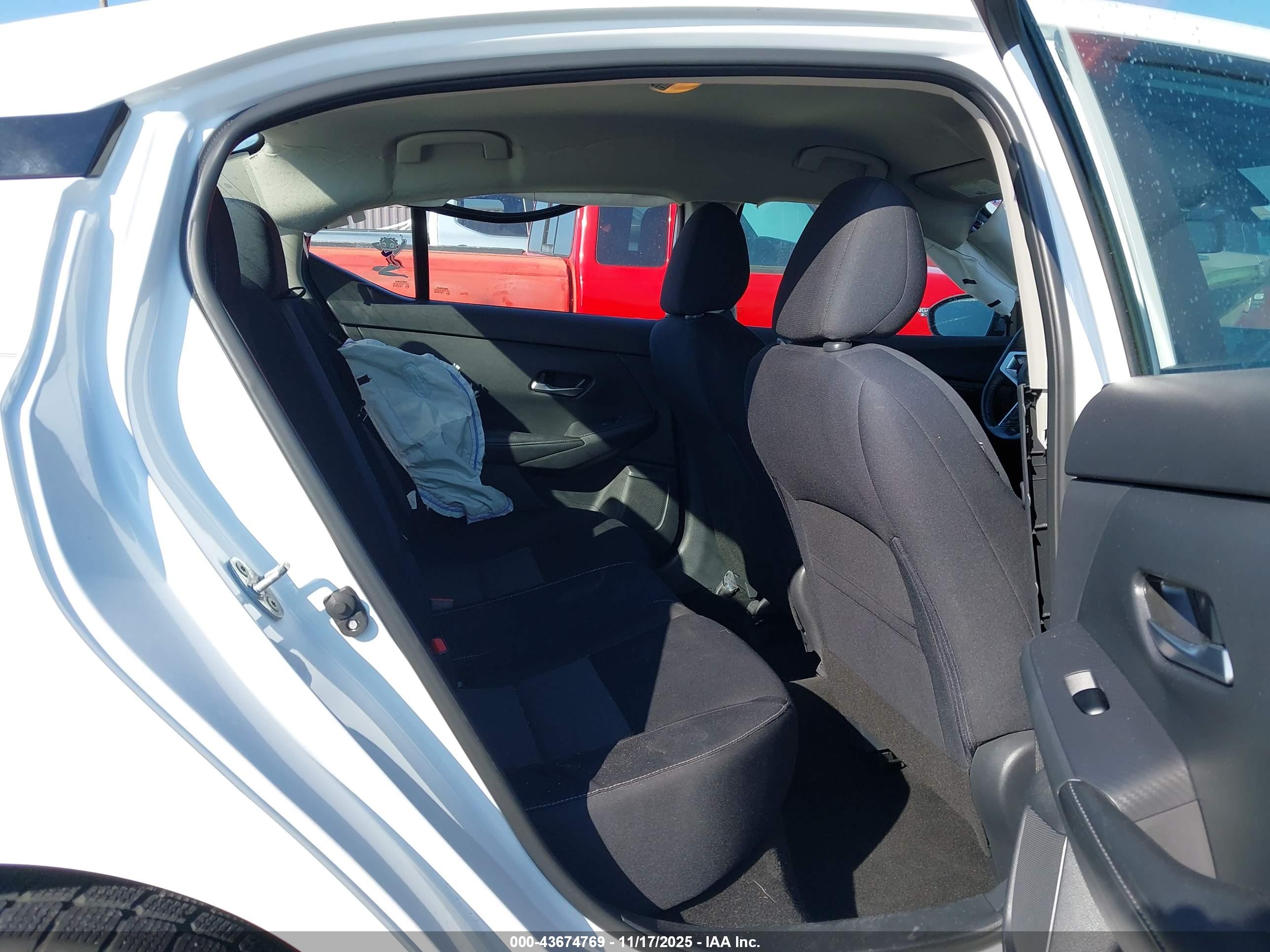 NISSAN SENTRA image 8