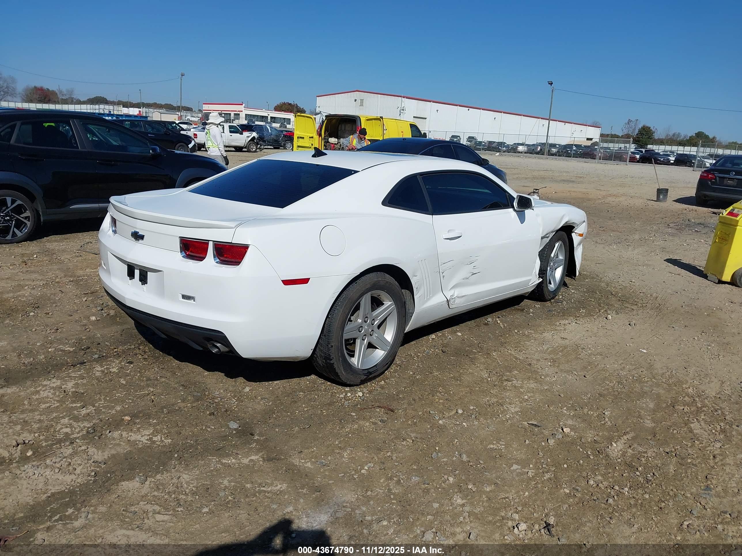 CHEVROLET CAMARO image 4