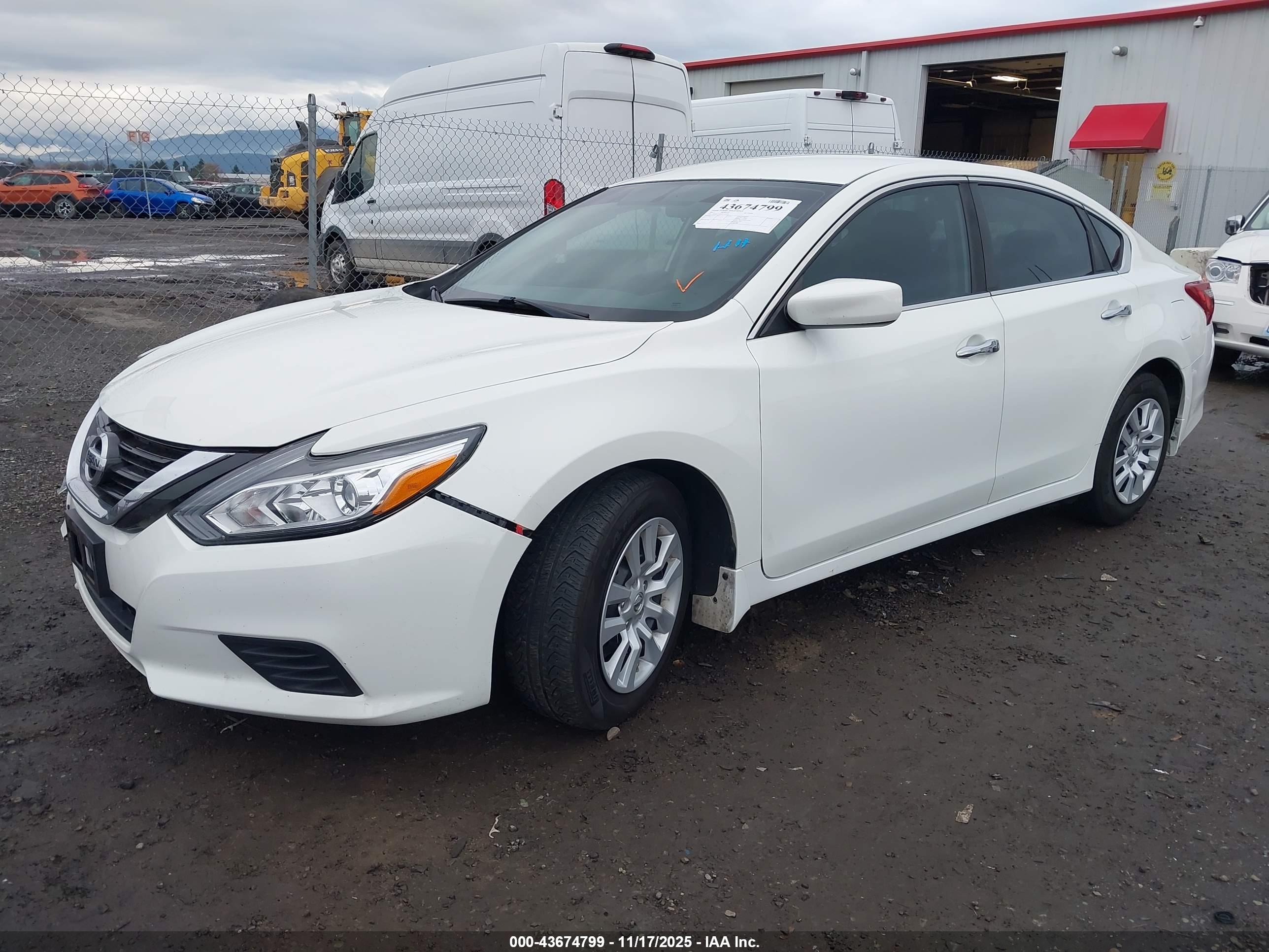 NISSAN ALTIMA image 2