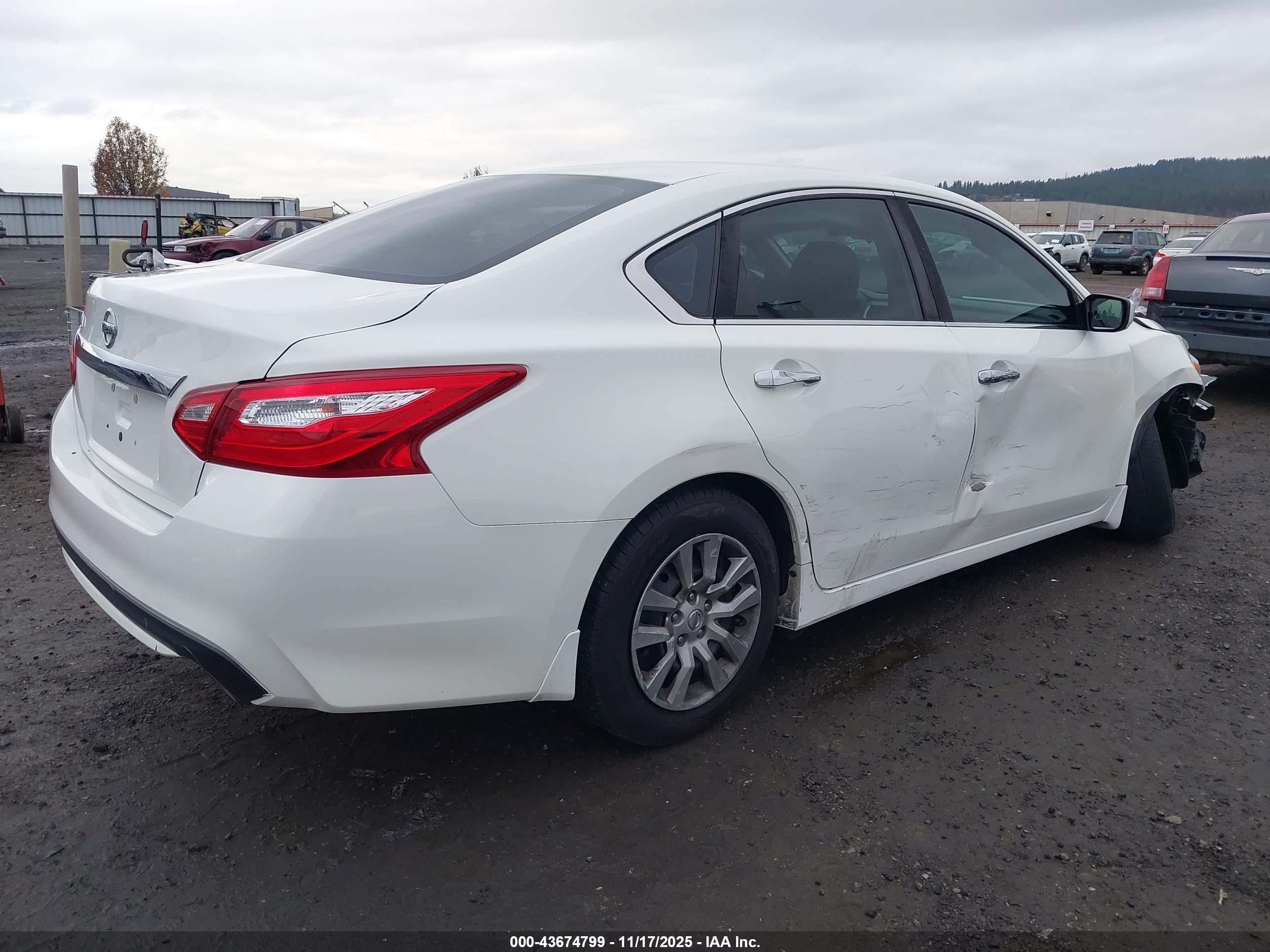 NISSAN ALTIMA image 4