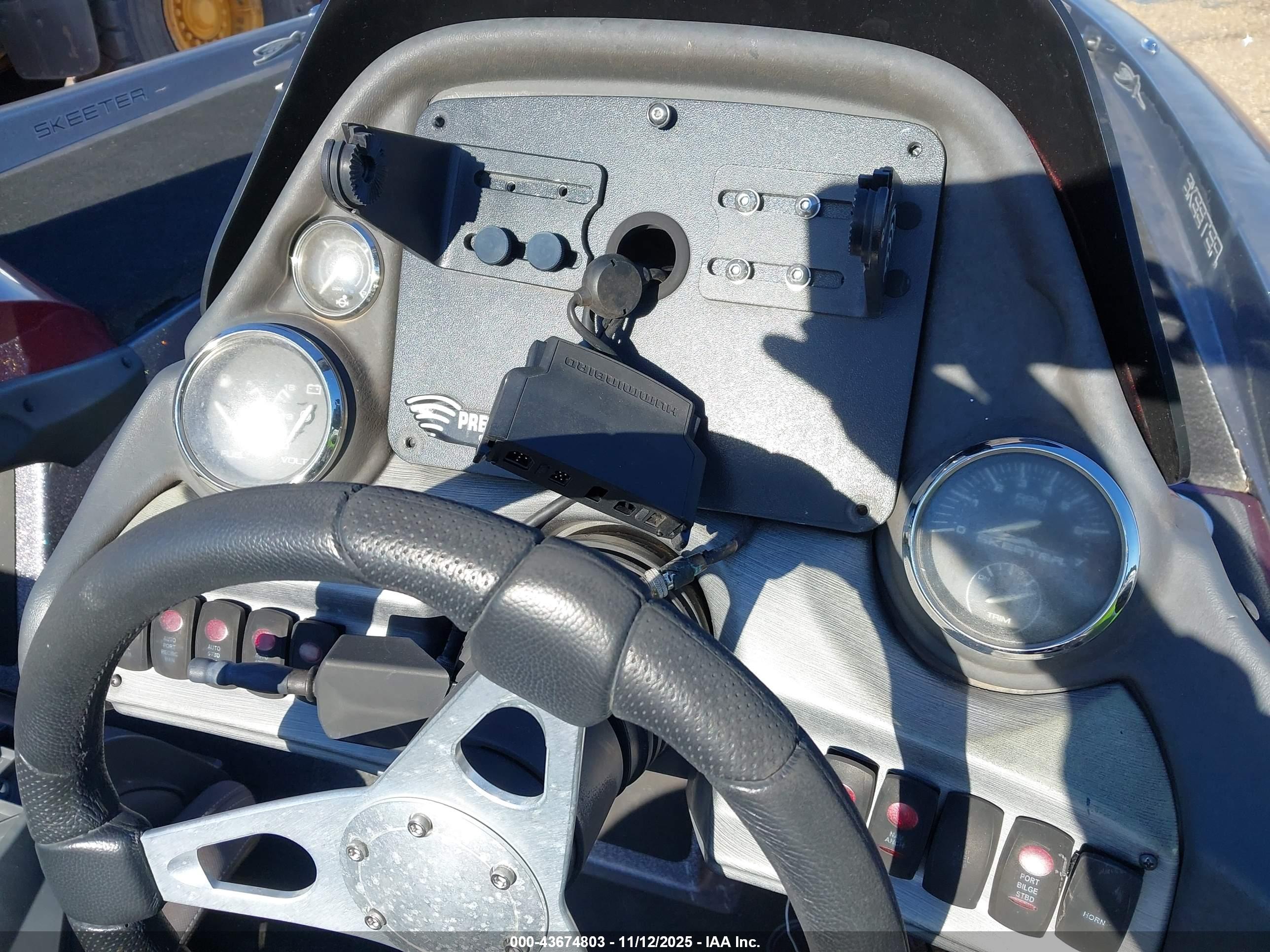 SKEETER BOAT image 7