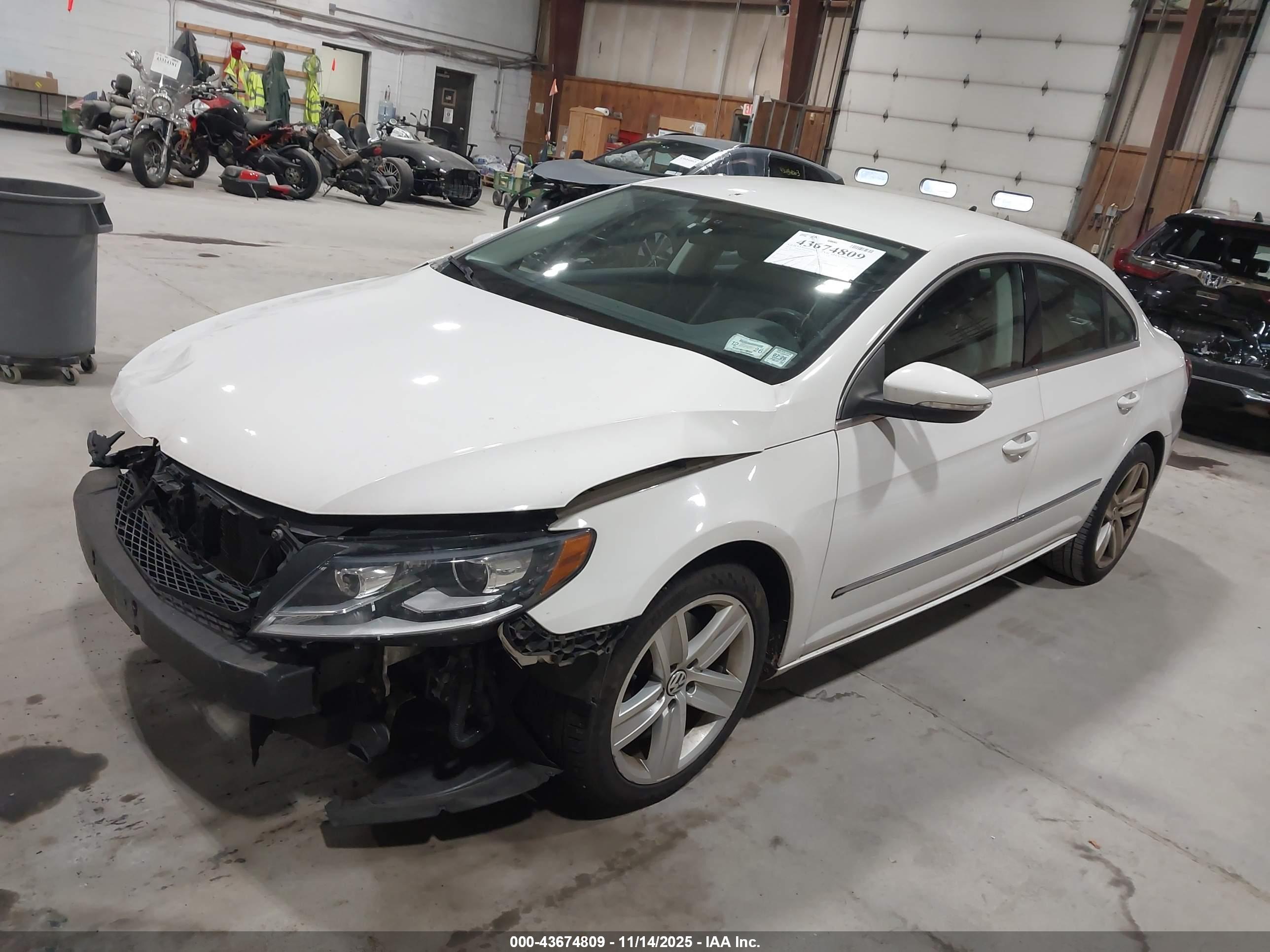 VOLKSWAGEN CC image 2