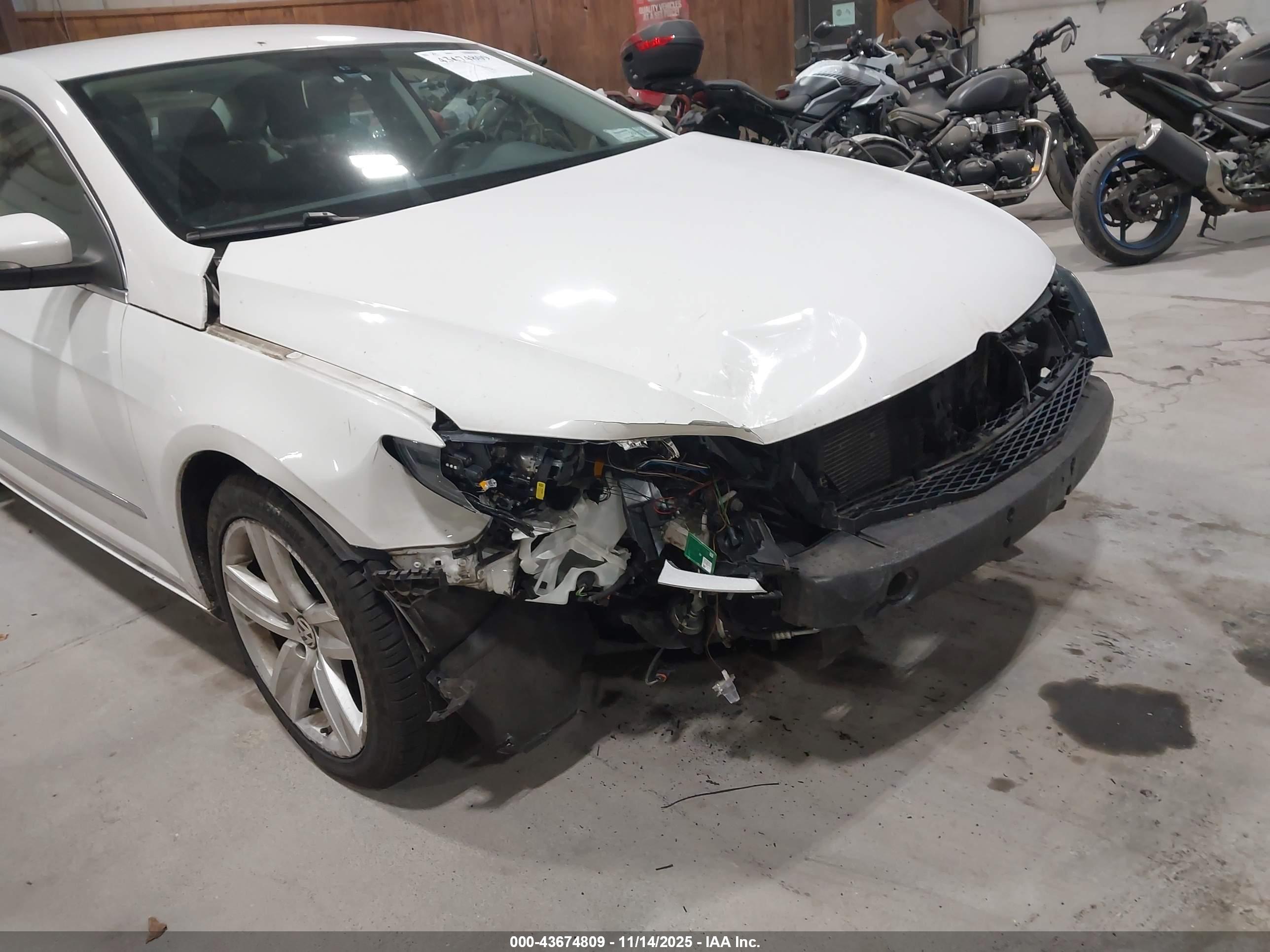 VOLKSWAGEN CC image 6