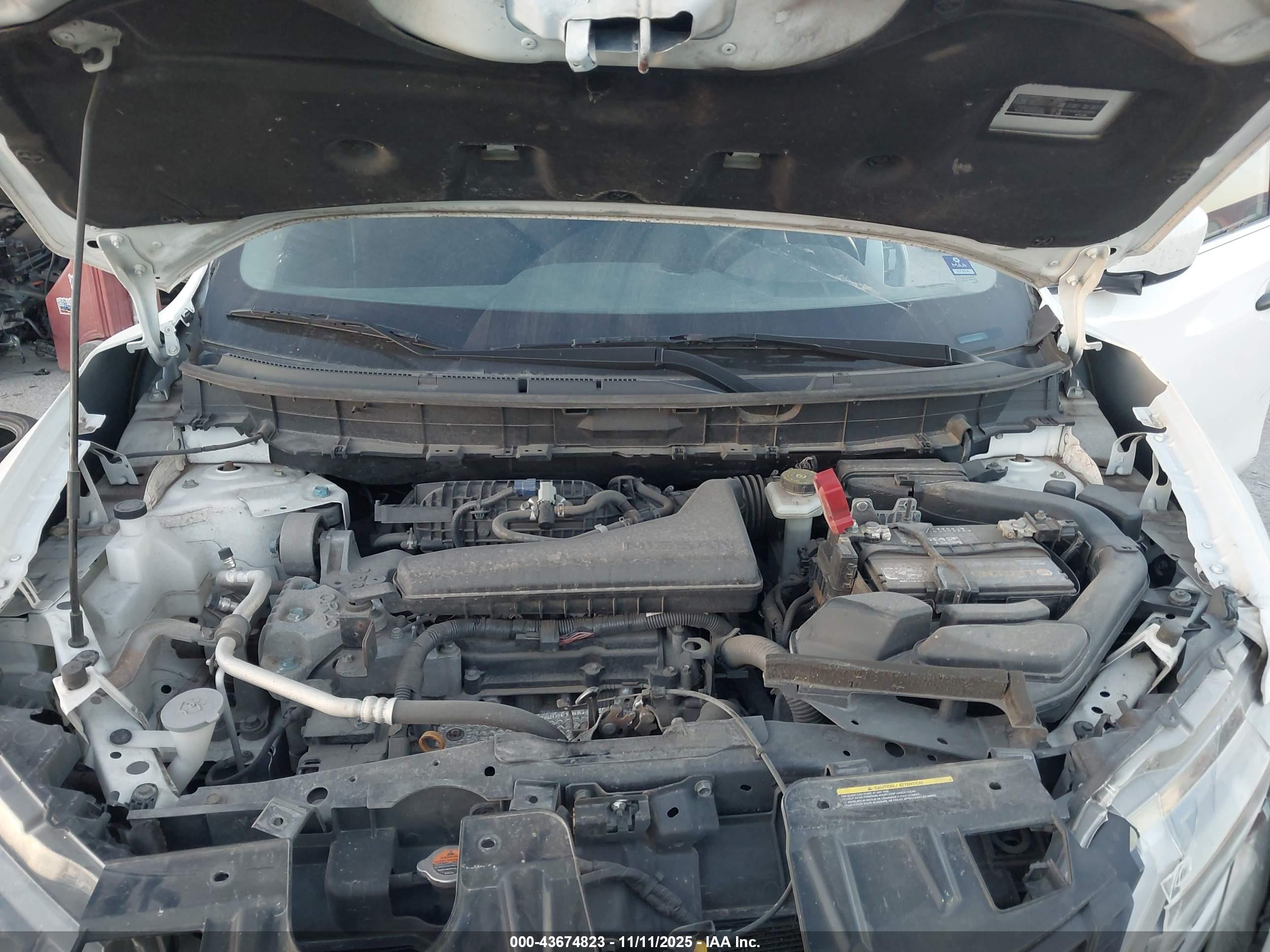 NISSAN ROGUE image 10