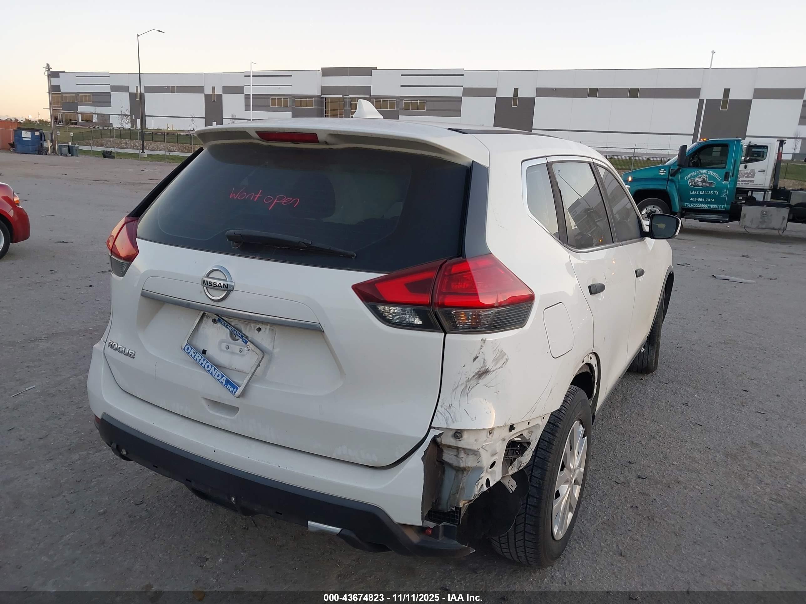 NISSAN ROGUE image 4