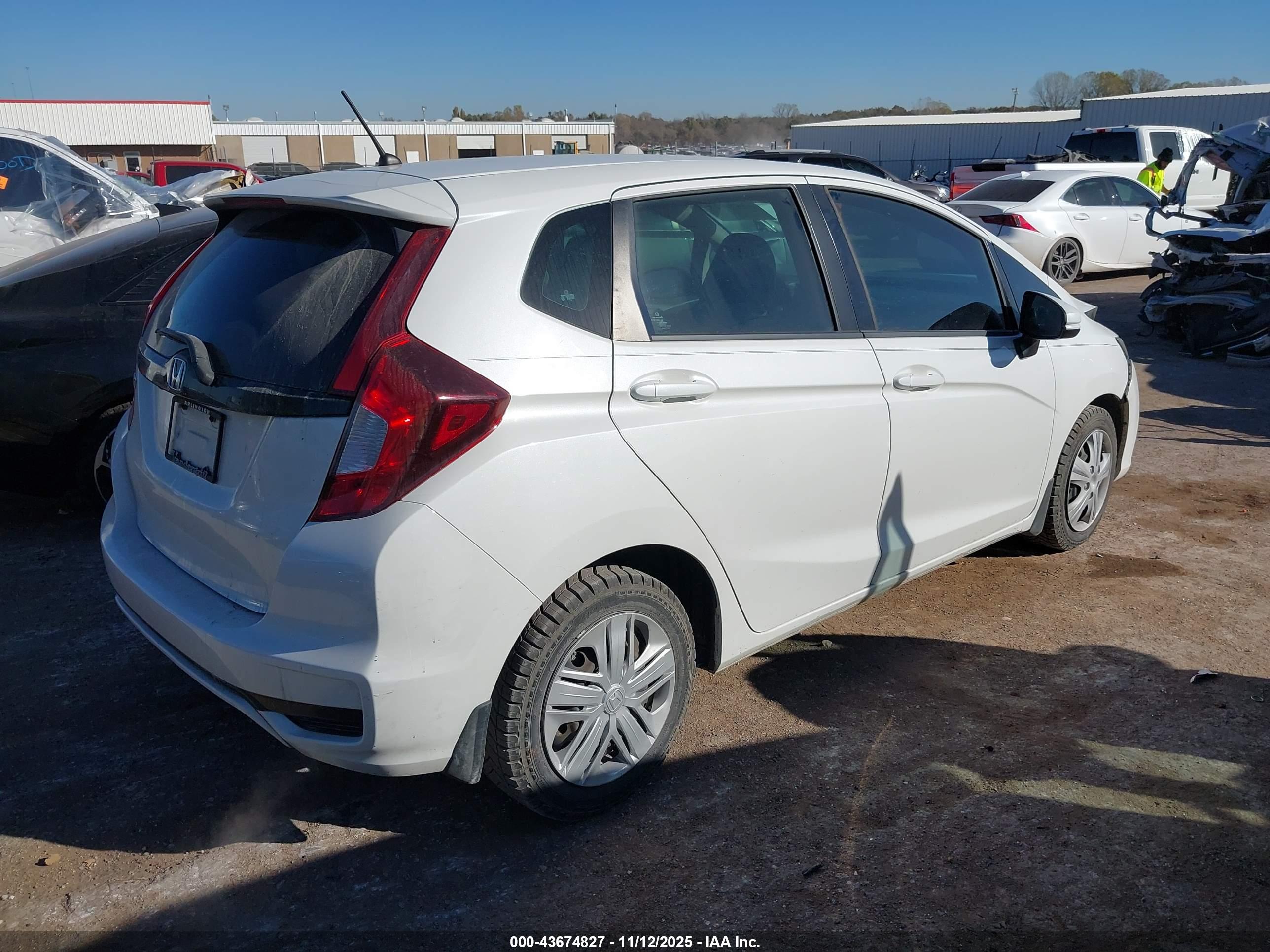 HONDA FIT image 4