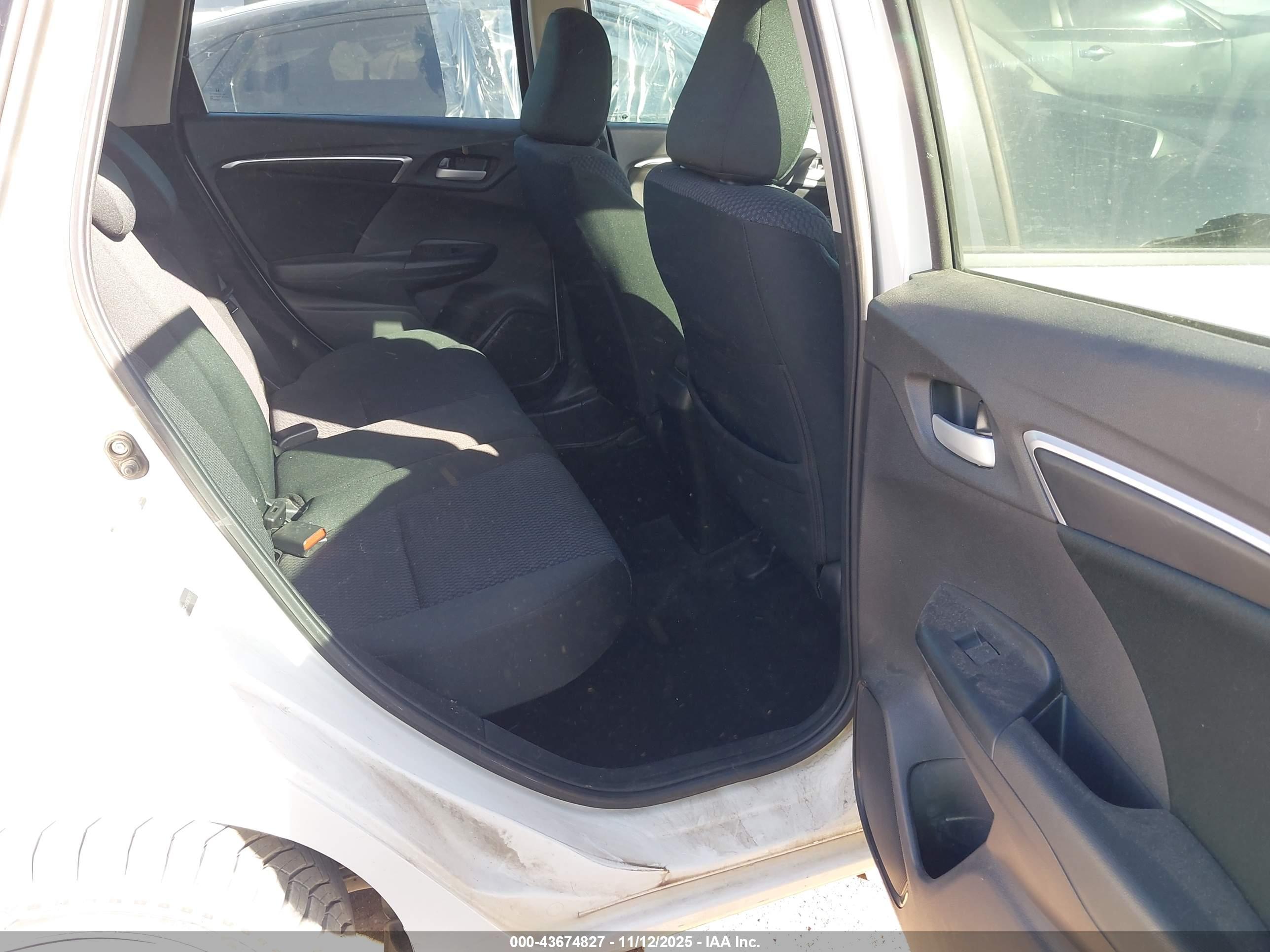 HONDA FIT image 8