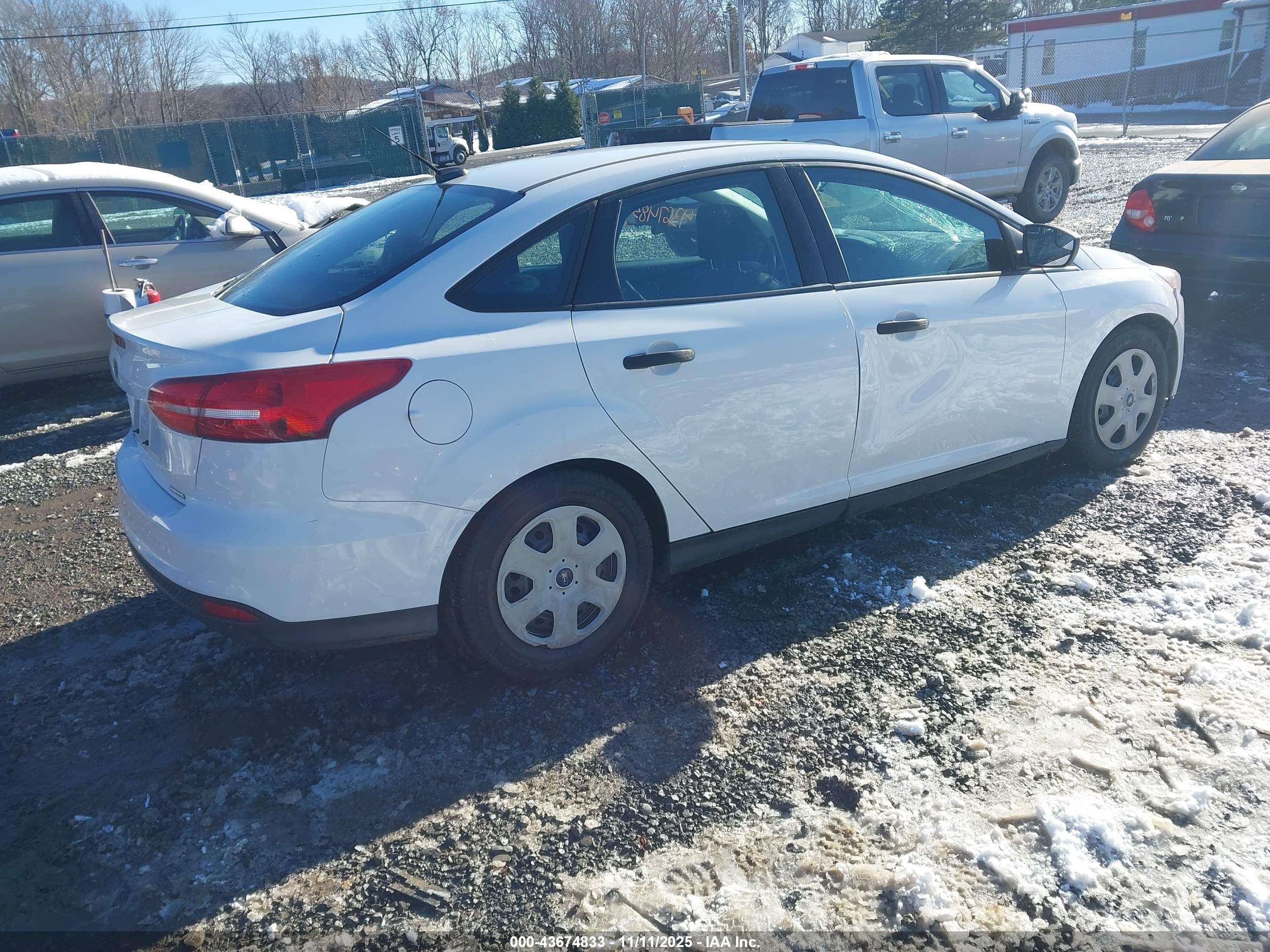 FORD FOCUS image 4