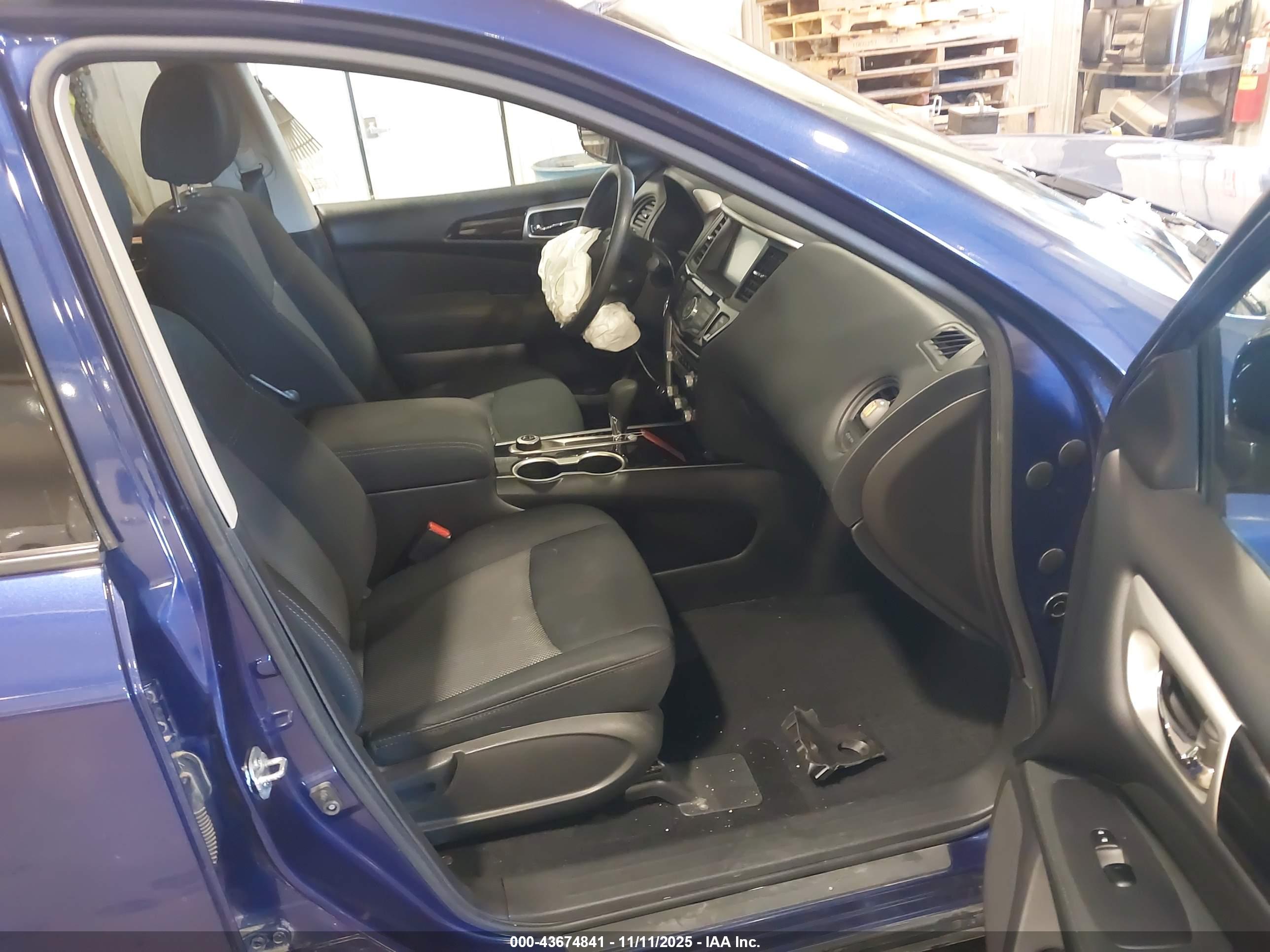 NISSAN PATHFINDER image 5
