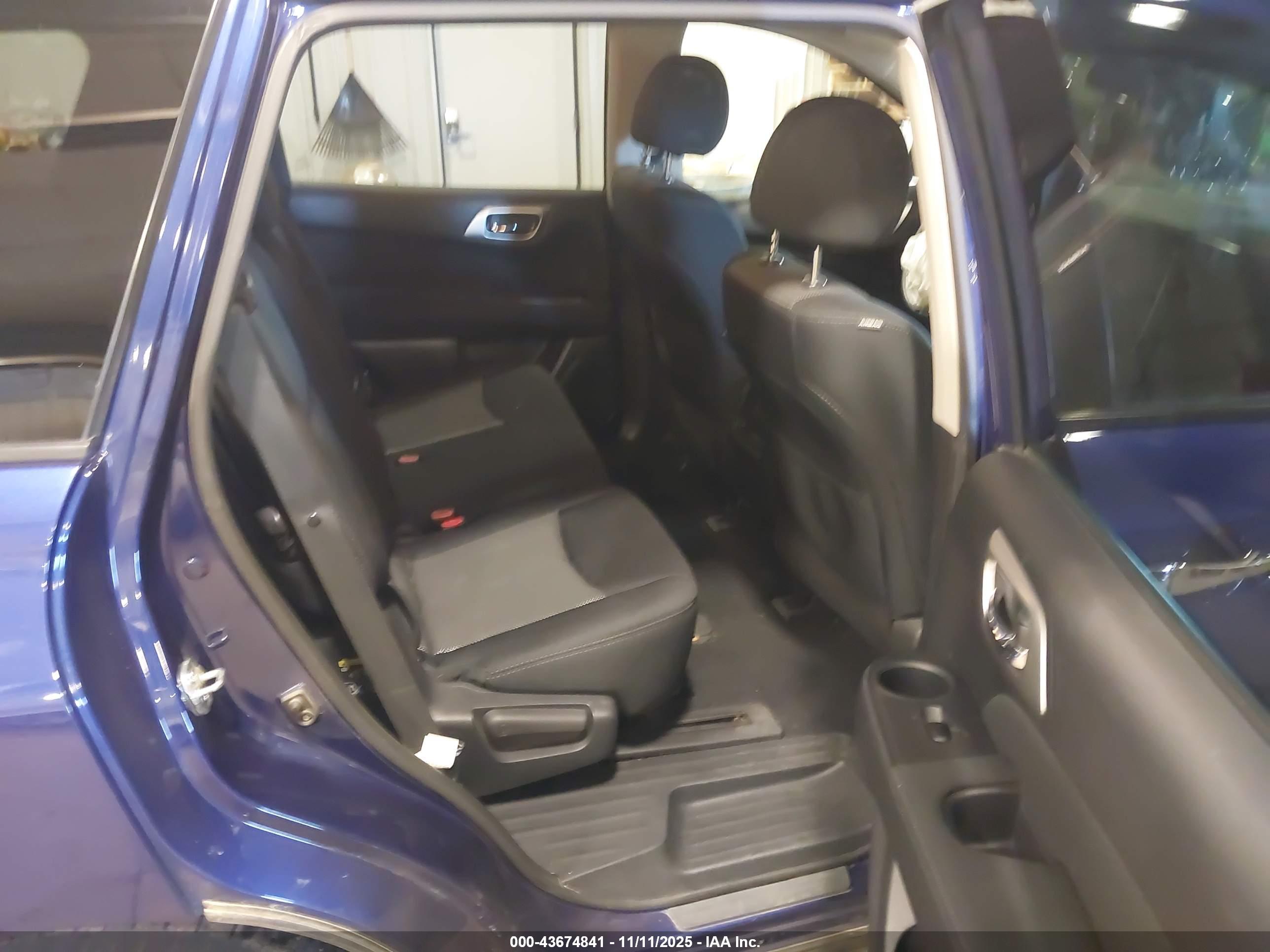 NISSAN PATHFINDER image 8
