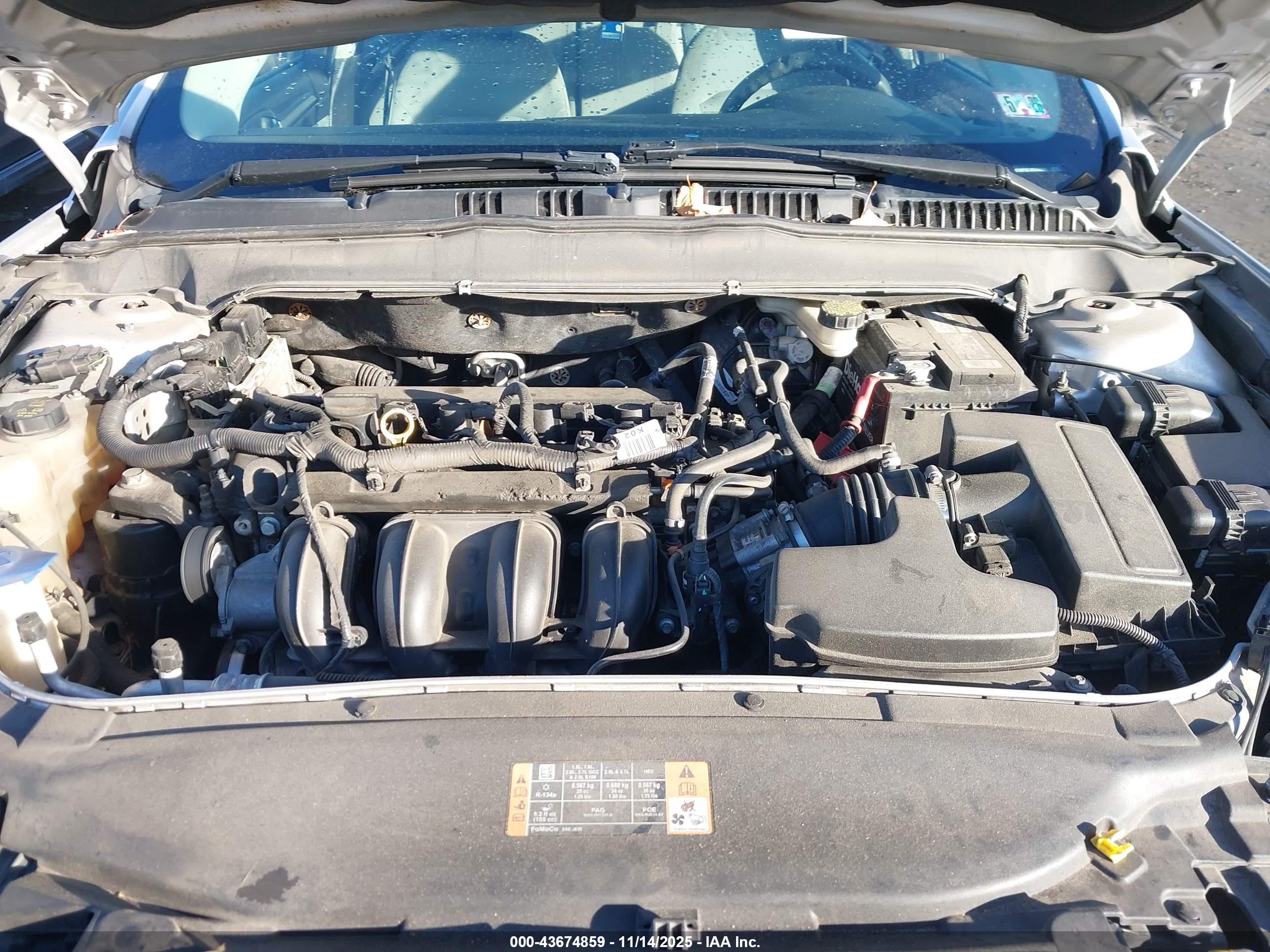 FORD FUSION image 10
