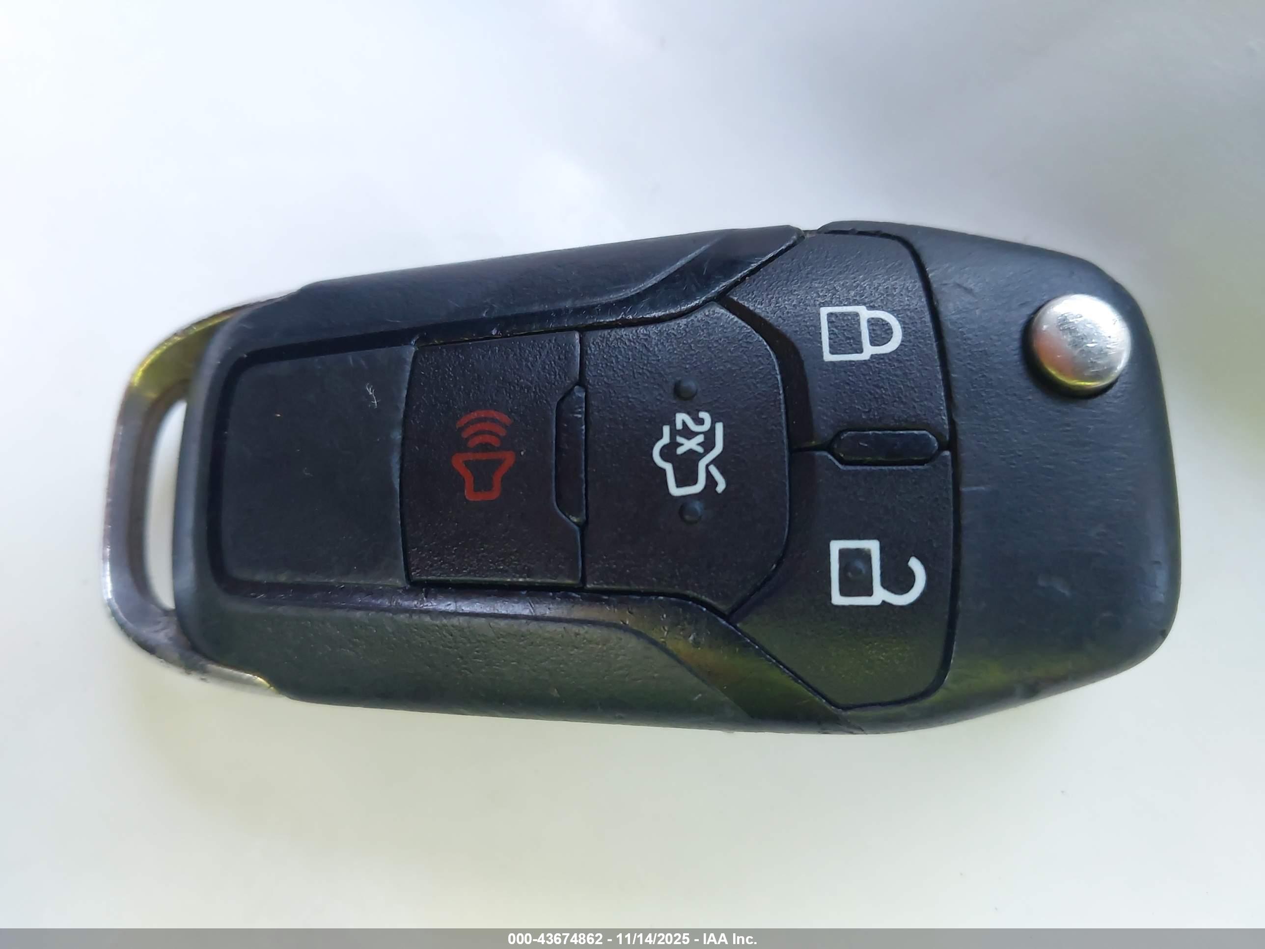 FORD FUSION image 11
