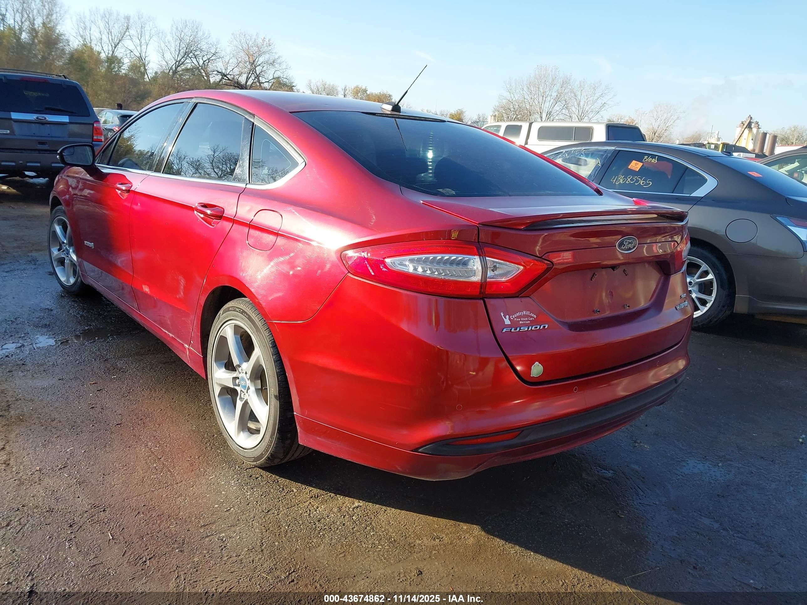 FORD FUSION image 3