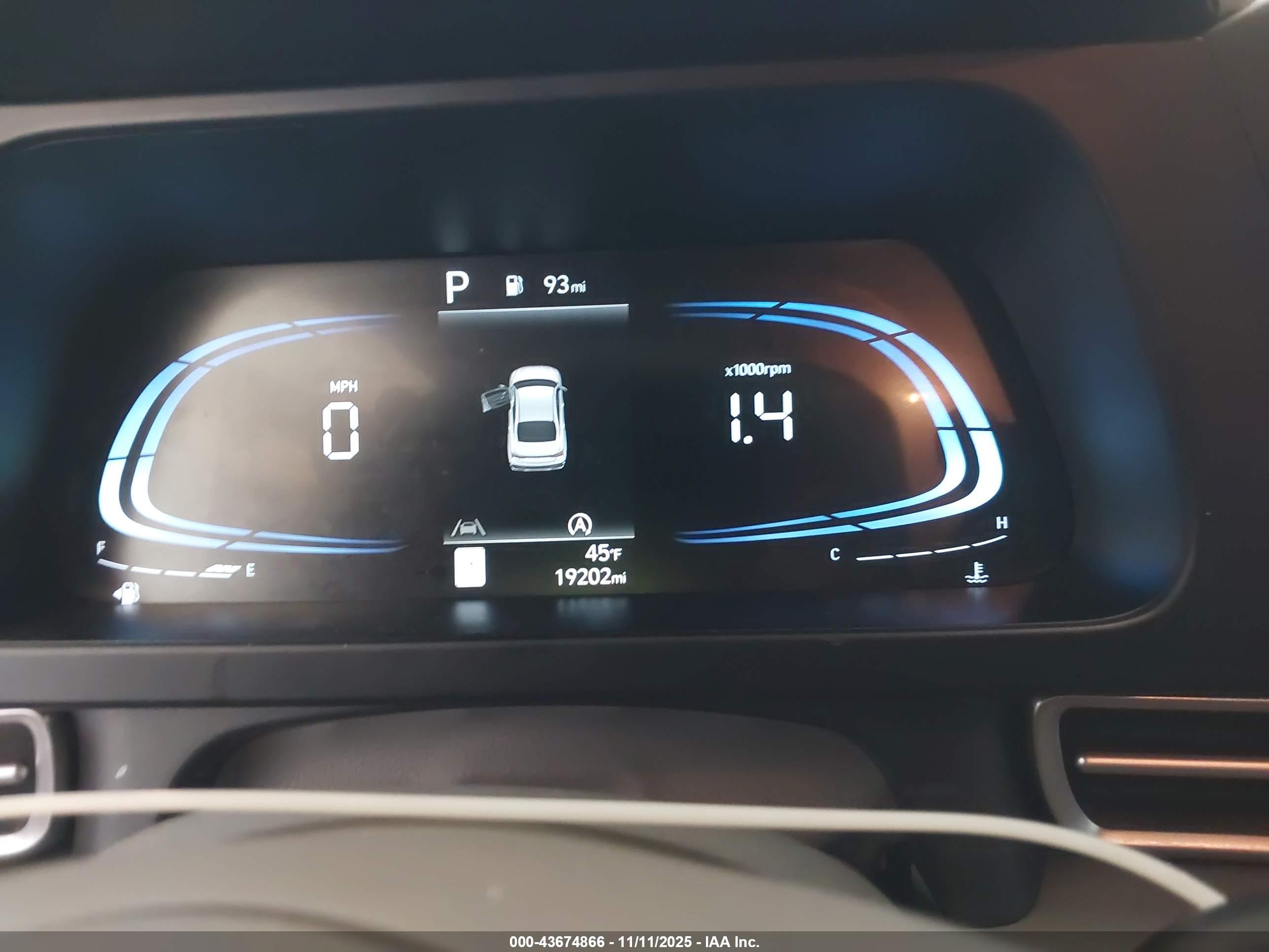 HYUNDAI ELANTRA image 7