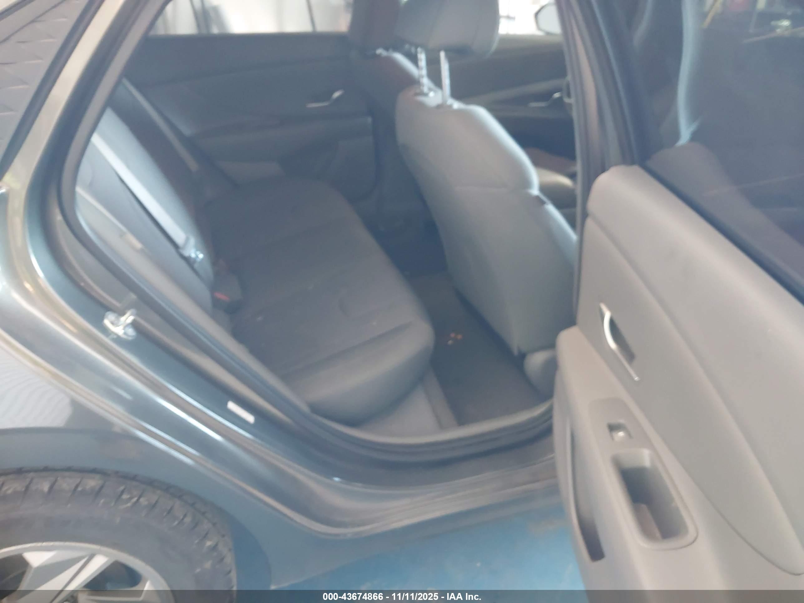 HYUNDAI ELANTRA image 8